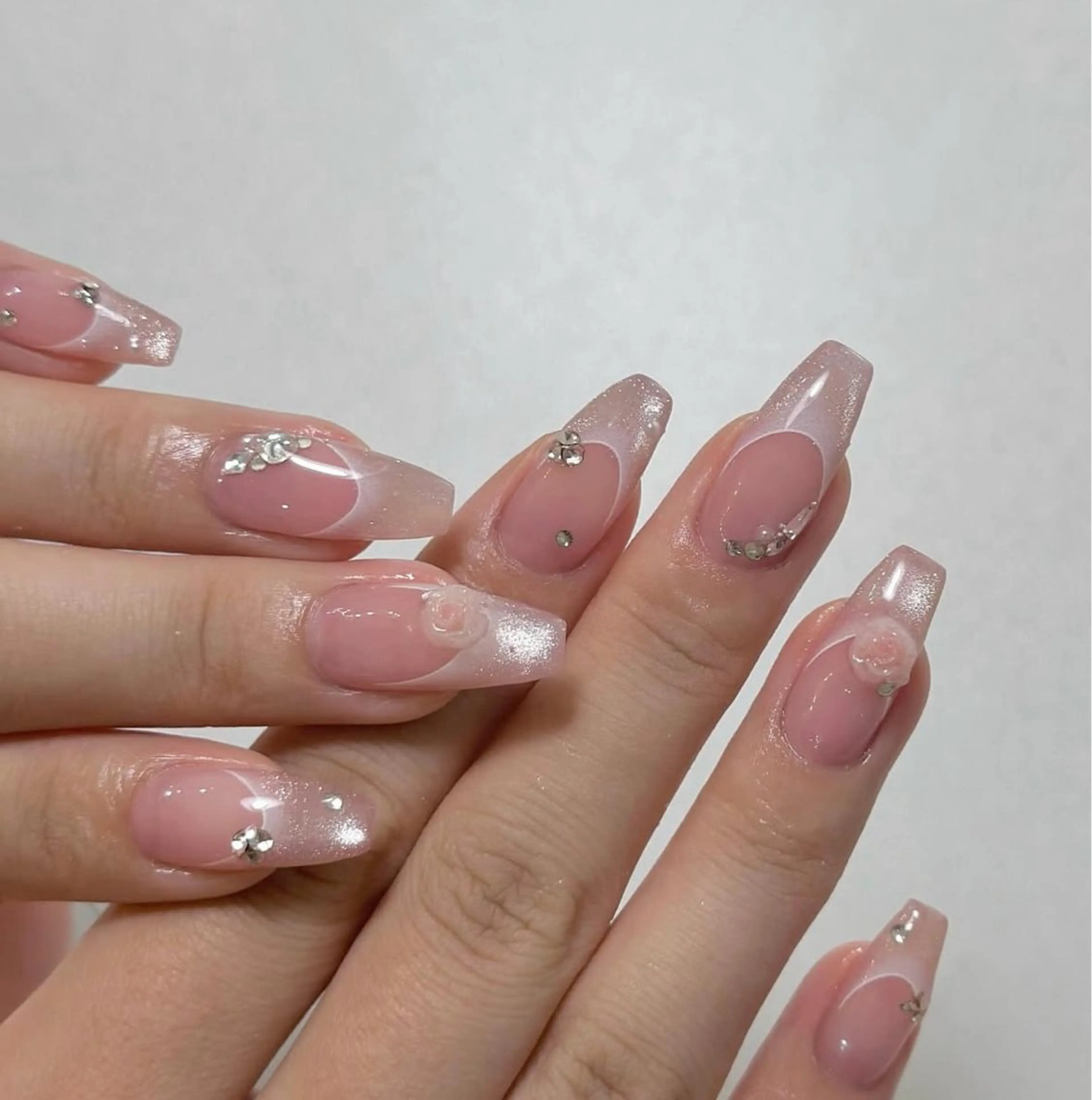 ネイル 長さ出し グラデーション キラキラネイル 韓国ネイル ラメ(グリッター) ハンドネイル ハンドケア Chisa Nail Studio所属・チ サのネイルデザイン
