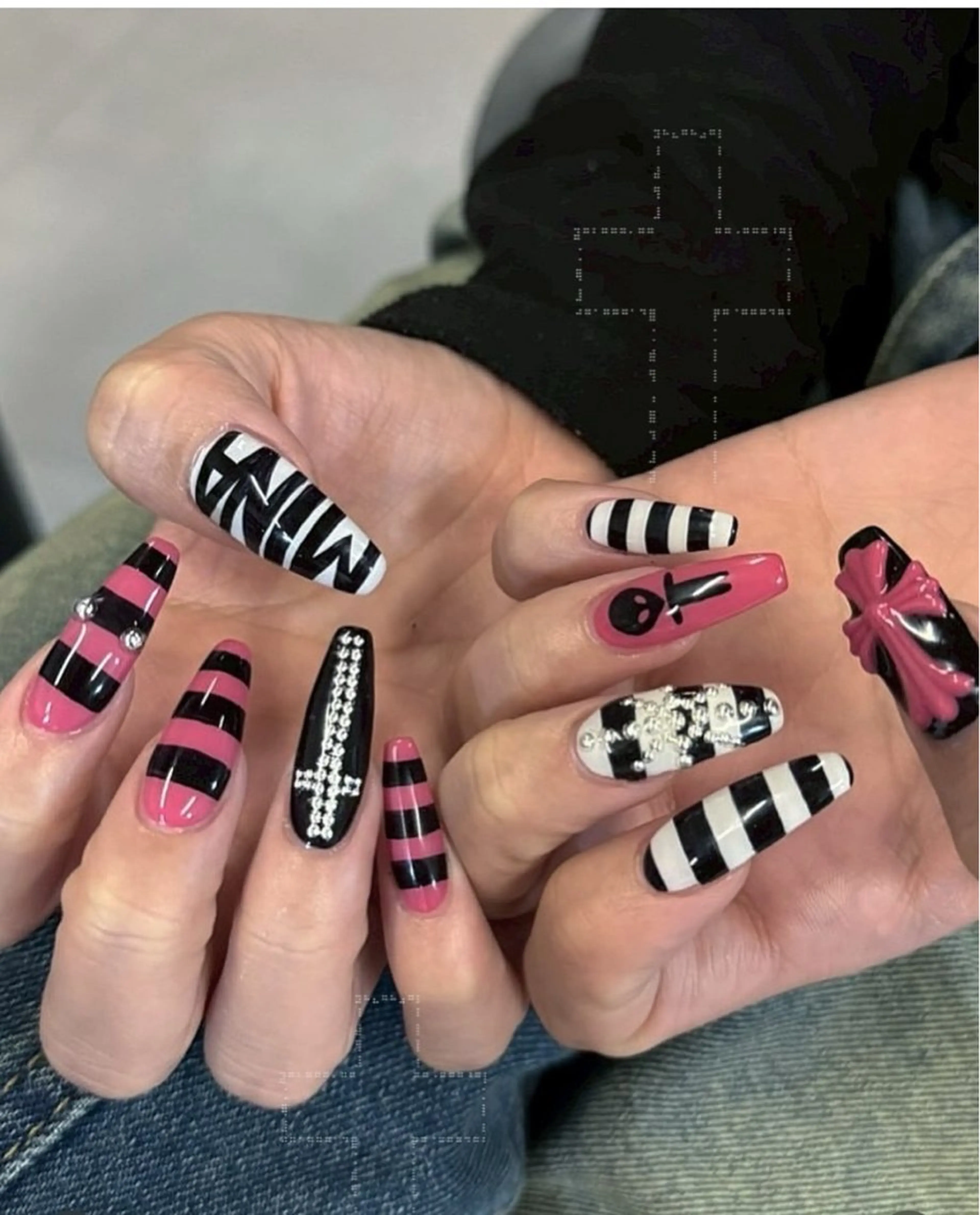 ネイル フレンチネイル グラデーション 韓国ネイル マグネットネイル シンプルネイル ハンドネイル CoMo Nail Studio所属・CoMo Nailのネイルデザイン