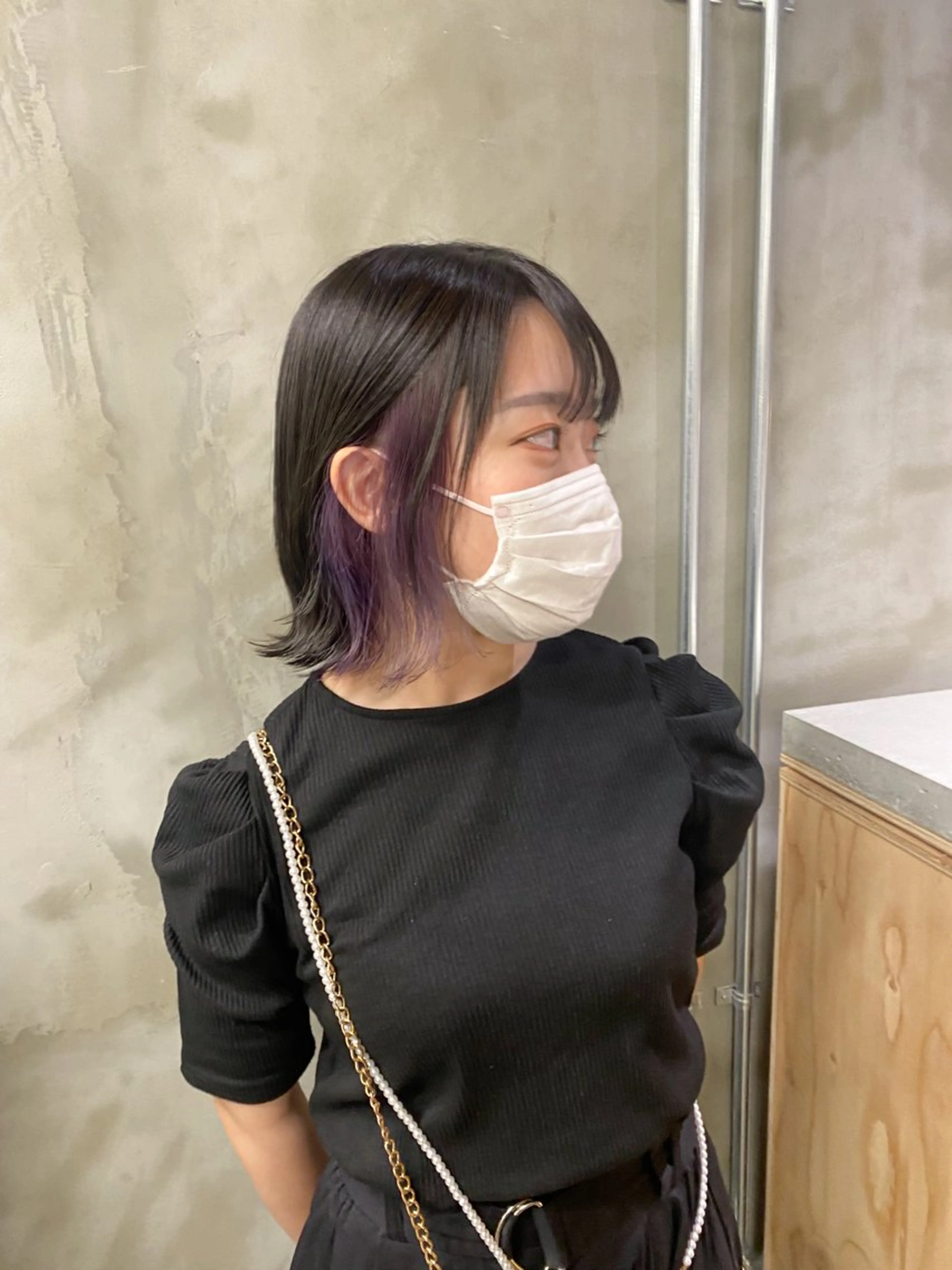 ショート カラー ブリーチ イヤリングカラー パープルカラー ume所属・LILi リリのヘアスタイル