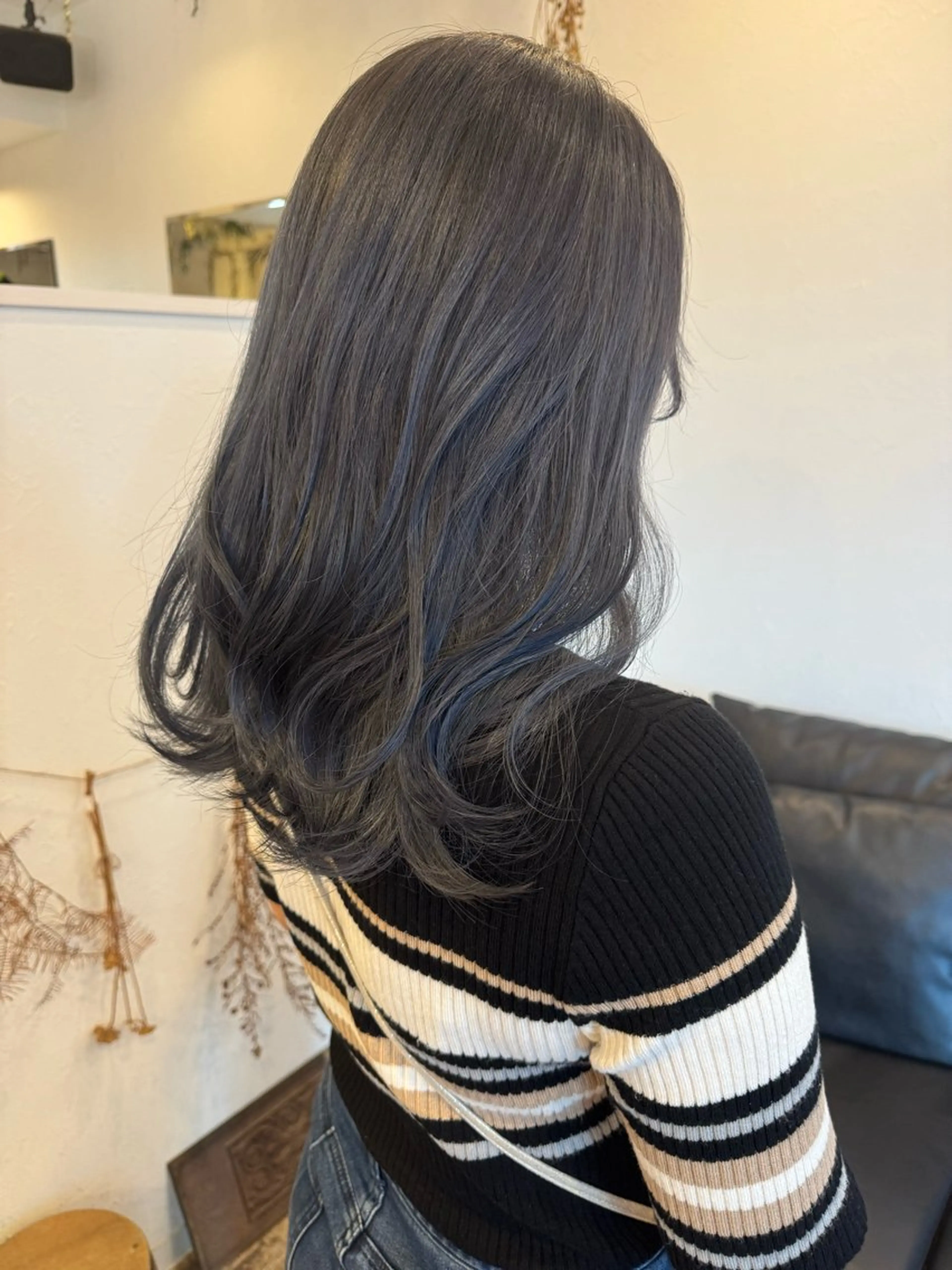 セミロング カラー アッシュ ブリーチ シルバー シルバーアッシュ ヘアカラー m ā l o.🌷 サカモトマイコのヘアスタイル