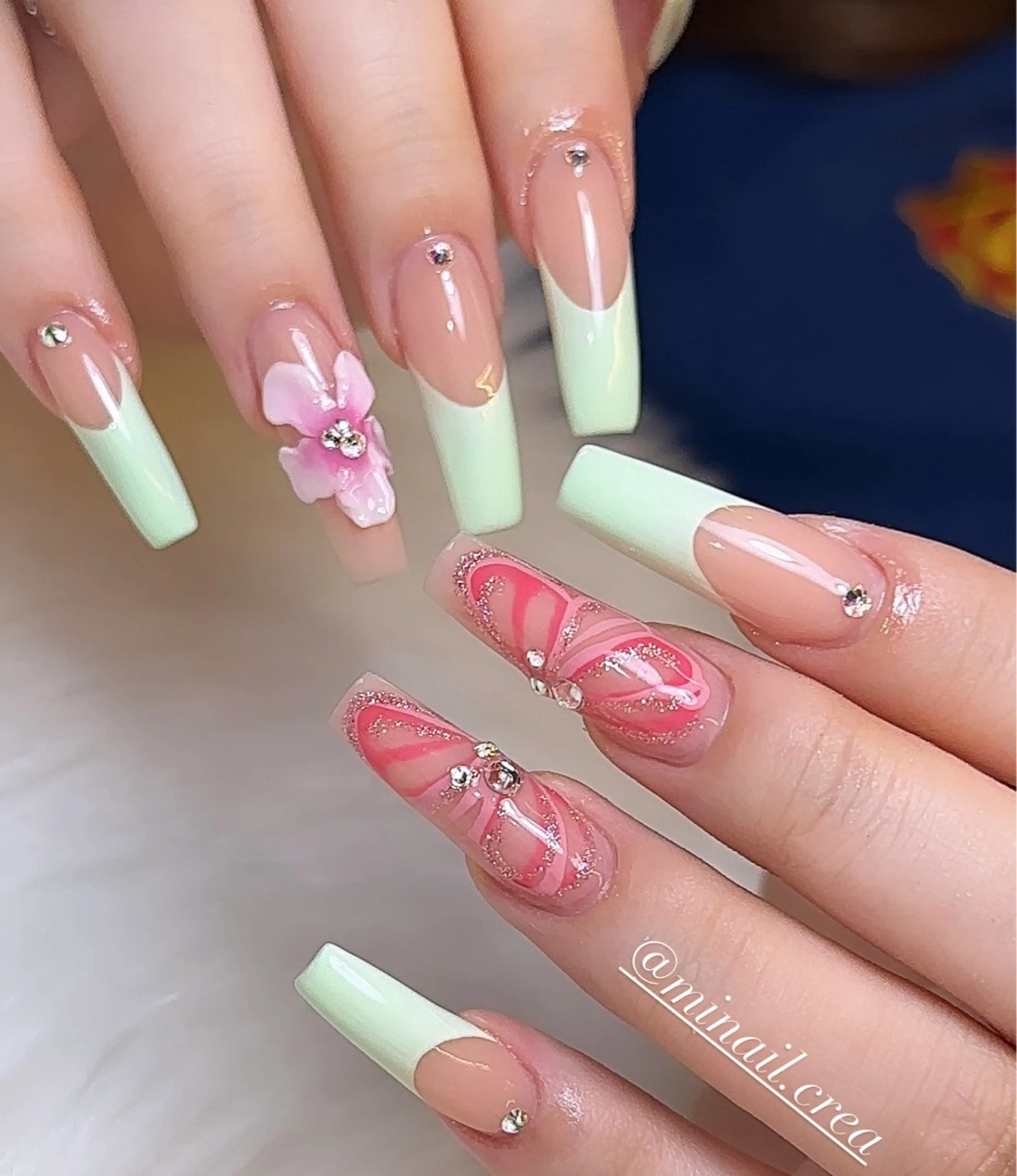 ネイル 長さ出し フラワーネイル フレンチネイル キラキラネイル ロングネイル ハンドネイル CRéA　-private nailsalon-所属・CReA nailのネイルデザイン