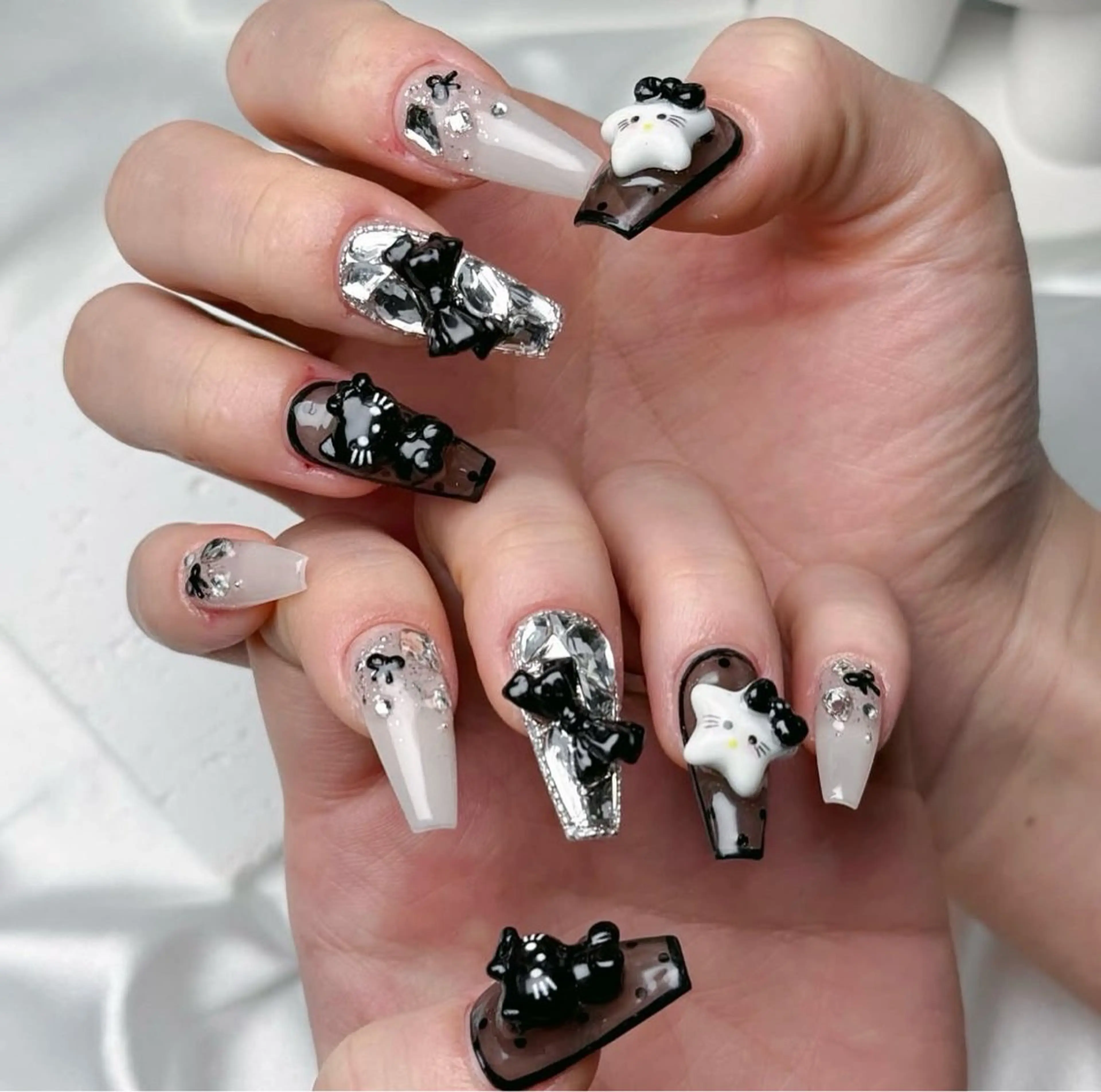 ネイル フレンチネイル ジェルネイル 韓国ネイル マグネットネイル ネイルチップ ハンドネイル Rin Nail所属・Rin Nailのネイルデザイン