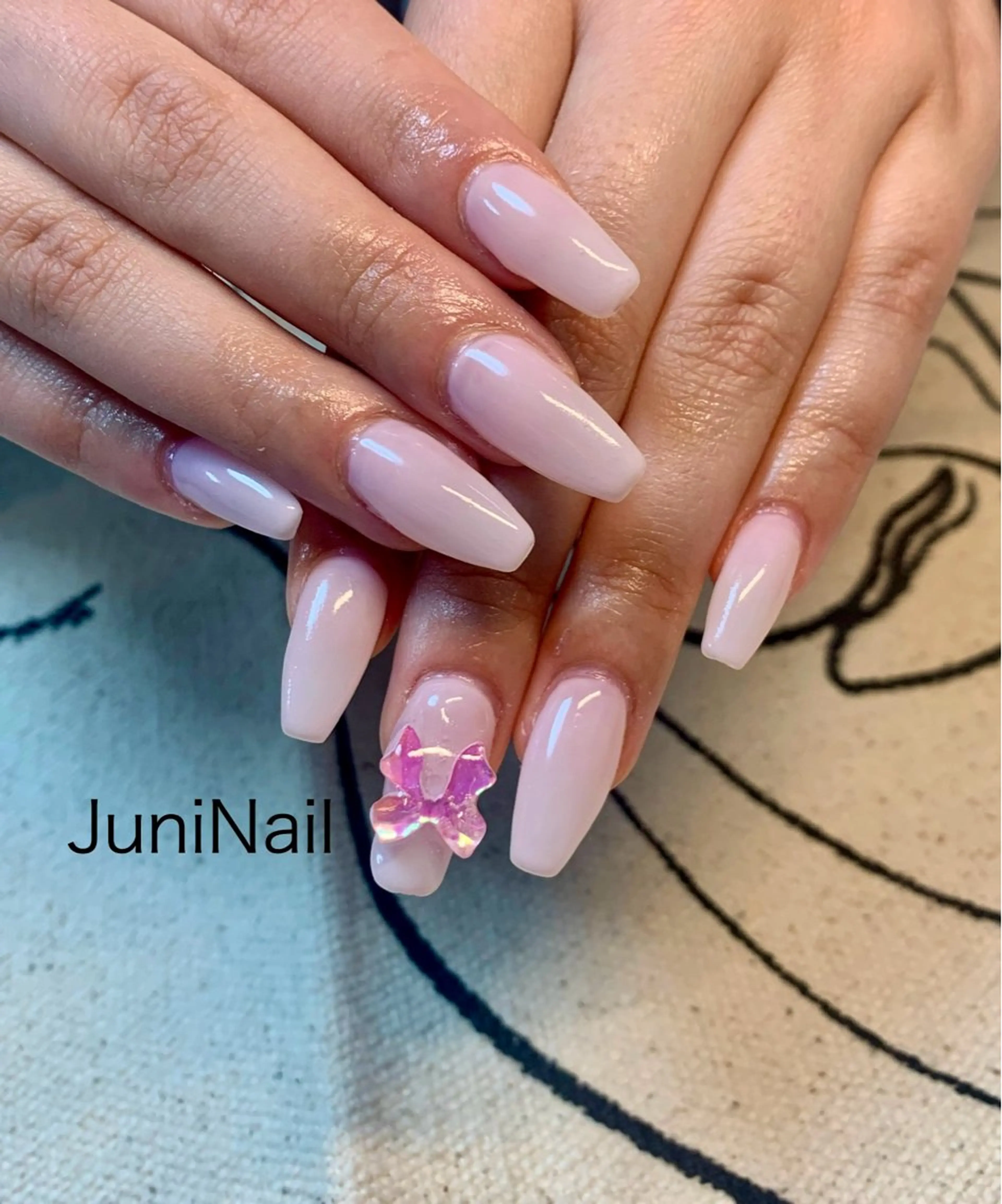 ネイル オーロラネイル フラッシュネイル 氷ネイル・うるうるネイル キラキラネイル 韓国ネイル ハンドネイル JuniNail 주니네일🇰🇷suのネイルデザイン