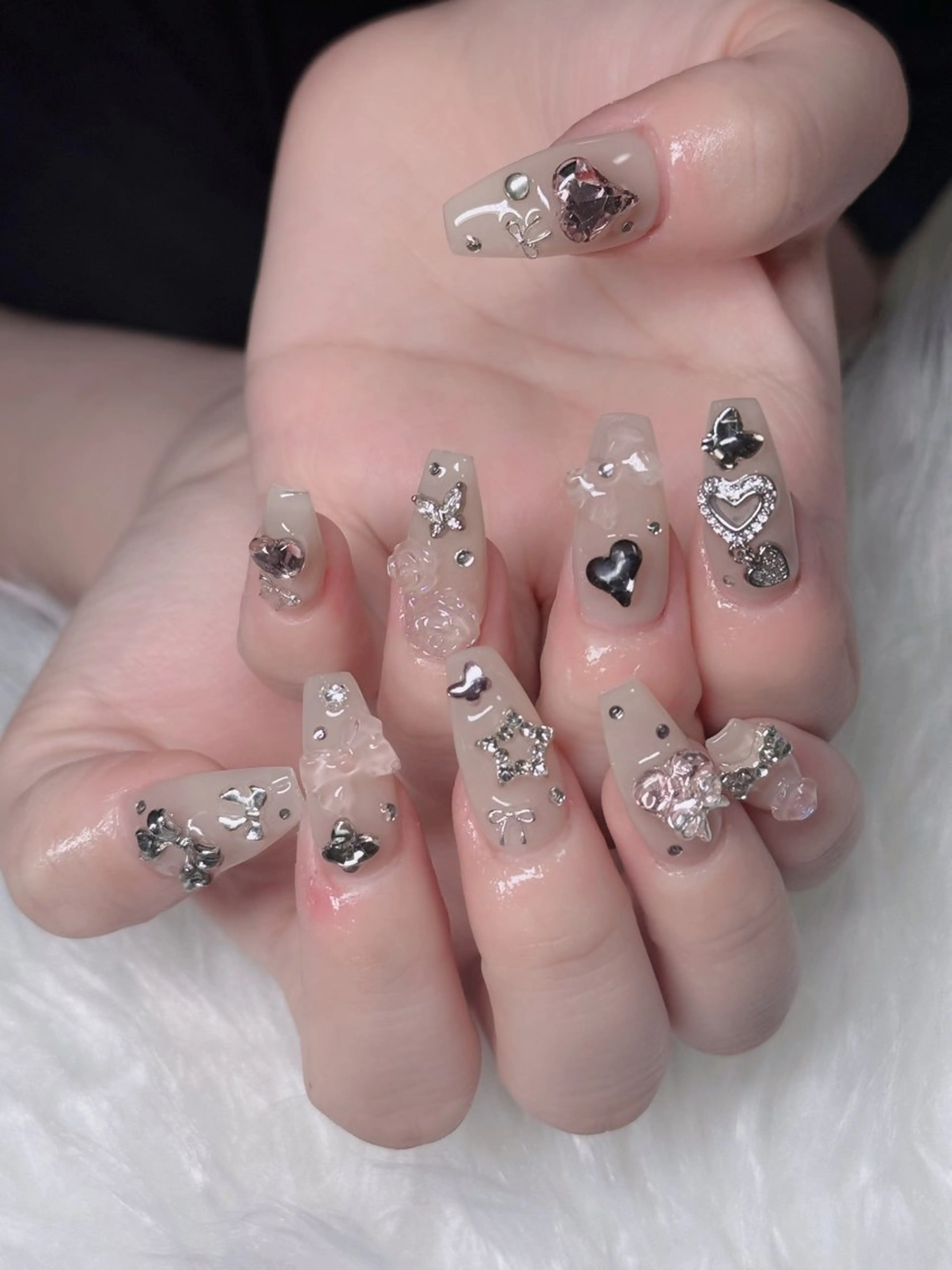 ネイル オーロラネイル フレンチネイル ジェルネイル ハロウィン キラキラネイル ハンドネイル H.baby Nail Salonのネイルデザイン