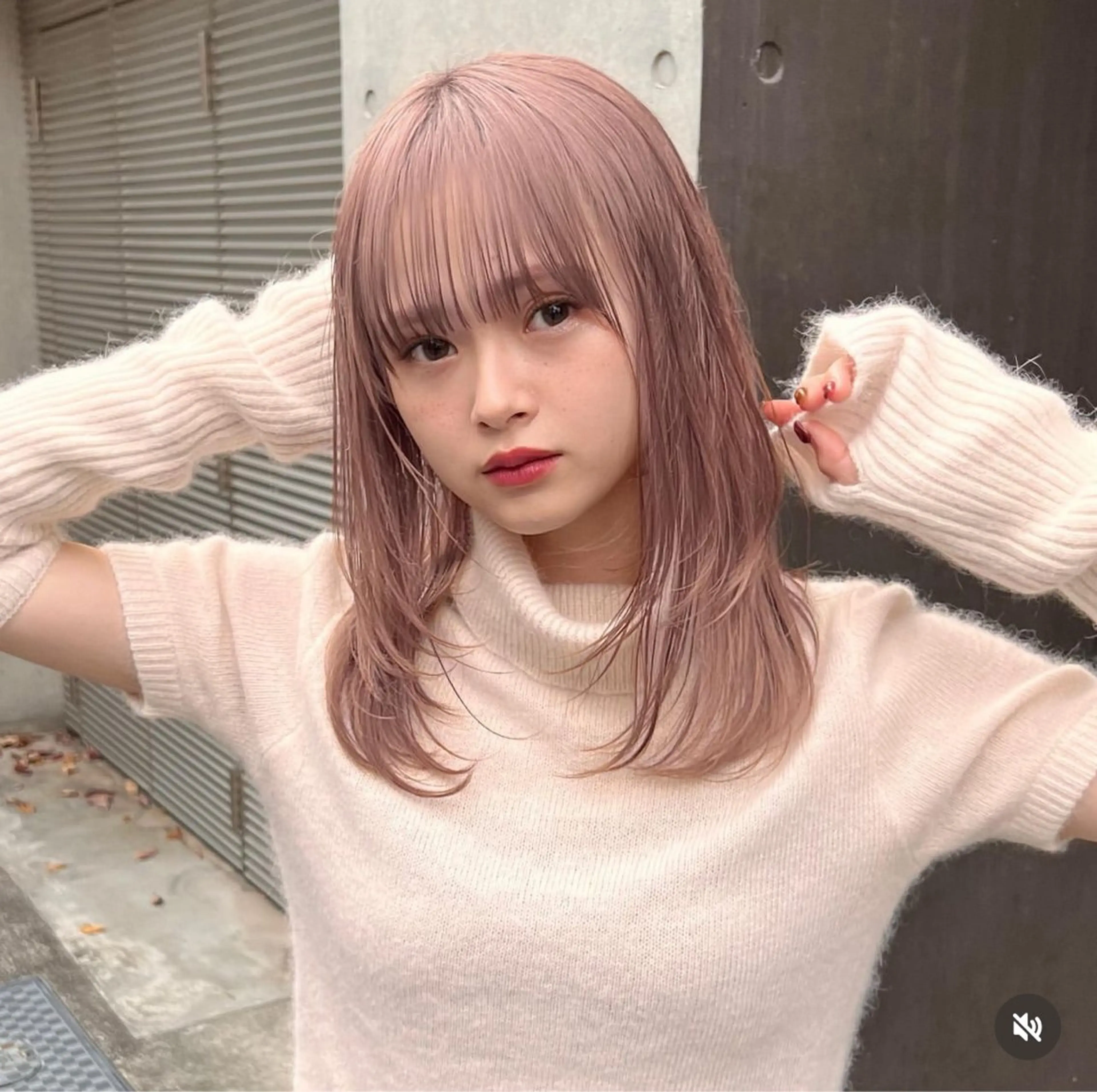 ミディアム カラー ベージュカラー ピンクカラー ピンクベージュ カット ヘアカラー ムラ修正💎 艶髪ハイトーン💎のヘアスタイル