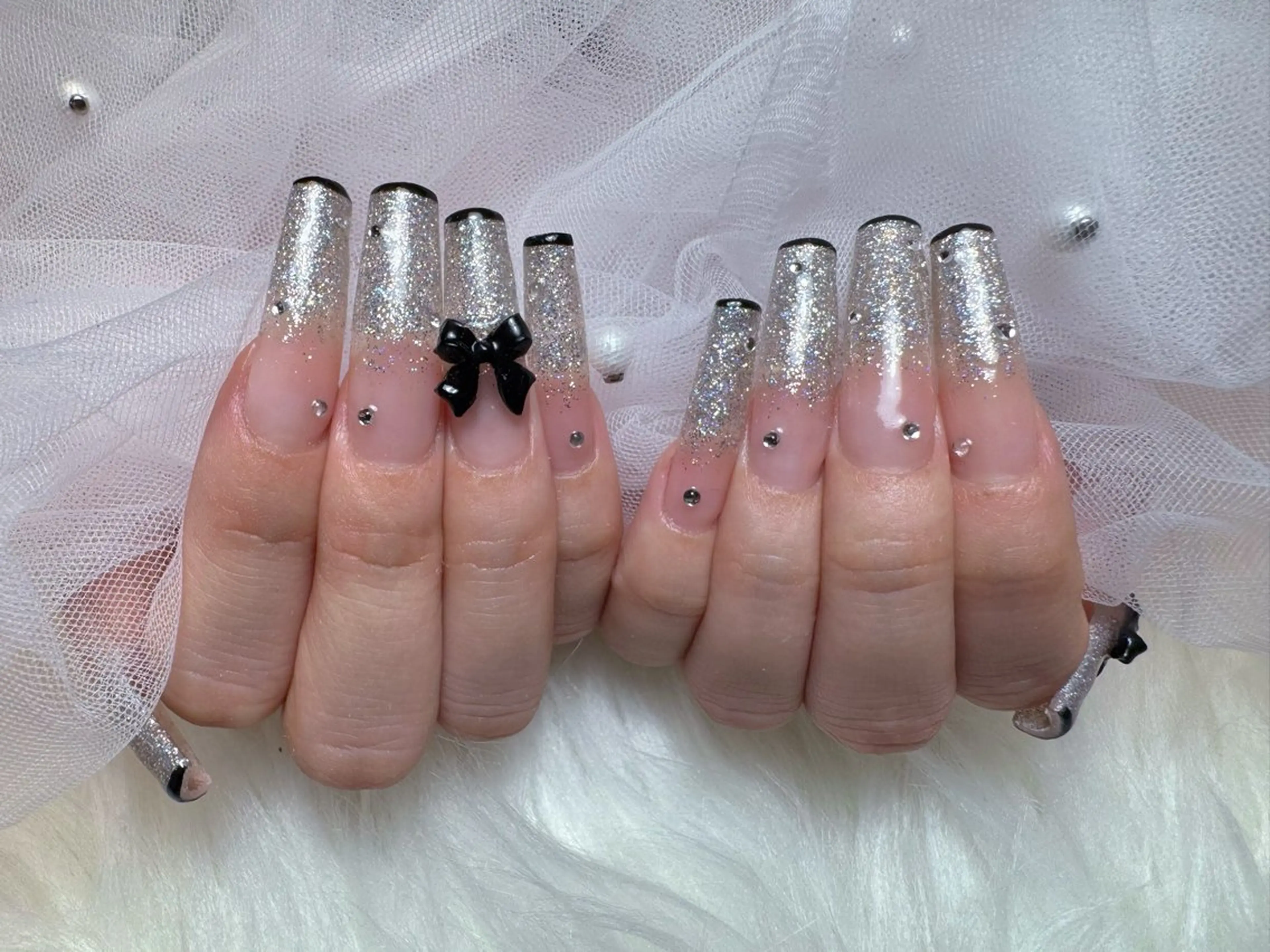 ネイル ブルー フレンチネイル グラデーション ラメ(グリッター) ラメグラデーション ハンドネイル K&R Nail所属・Nail Salon K&Rのネイルデザイン