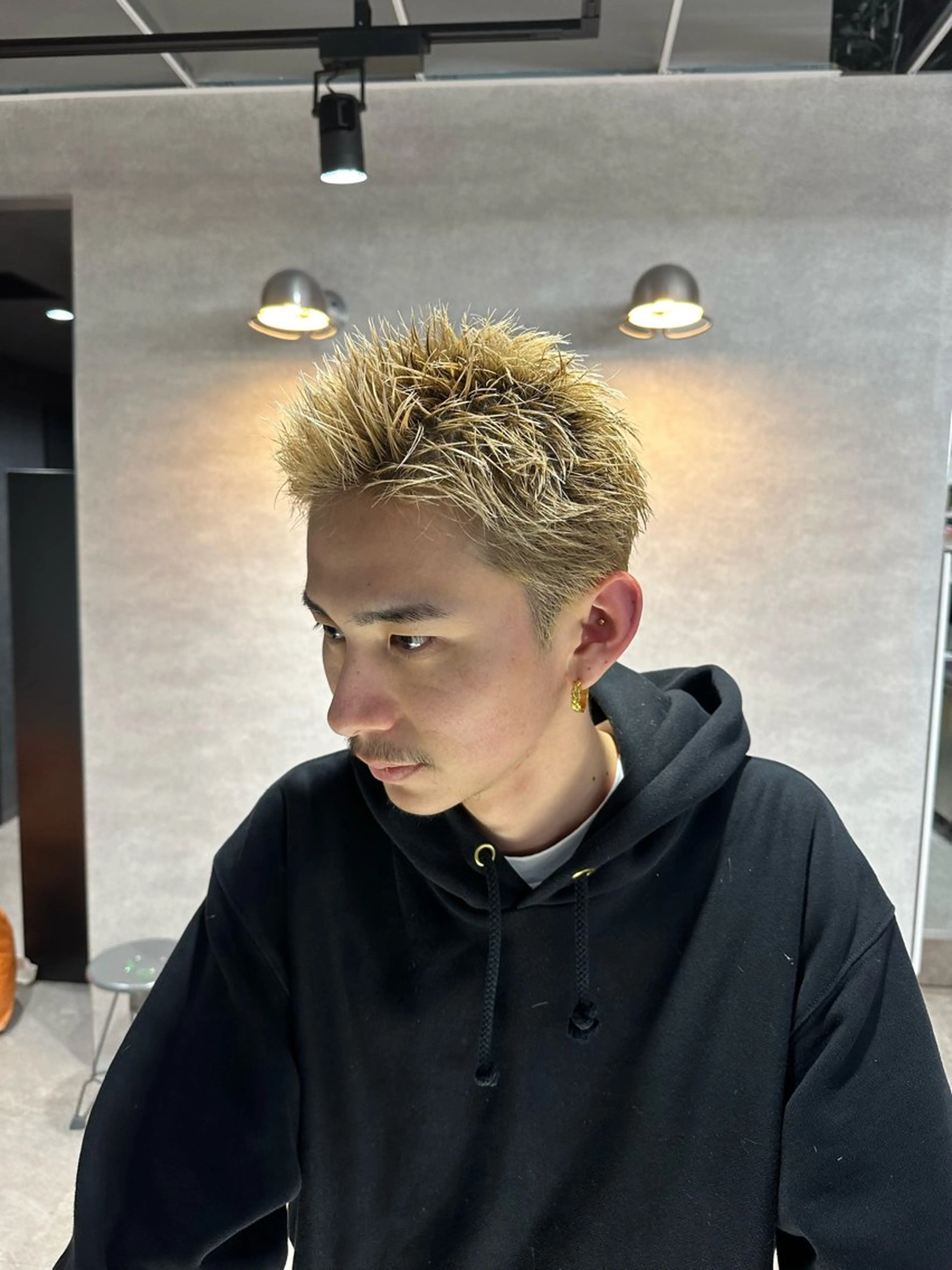 ショート カラー メンズ スパイキーショート ショートヘア カット ヘアカラー 垢抜けハイトーン☀/ 笑顔の美容師/しゅんのヘアスタイル