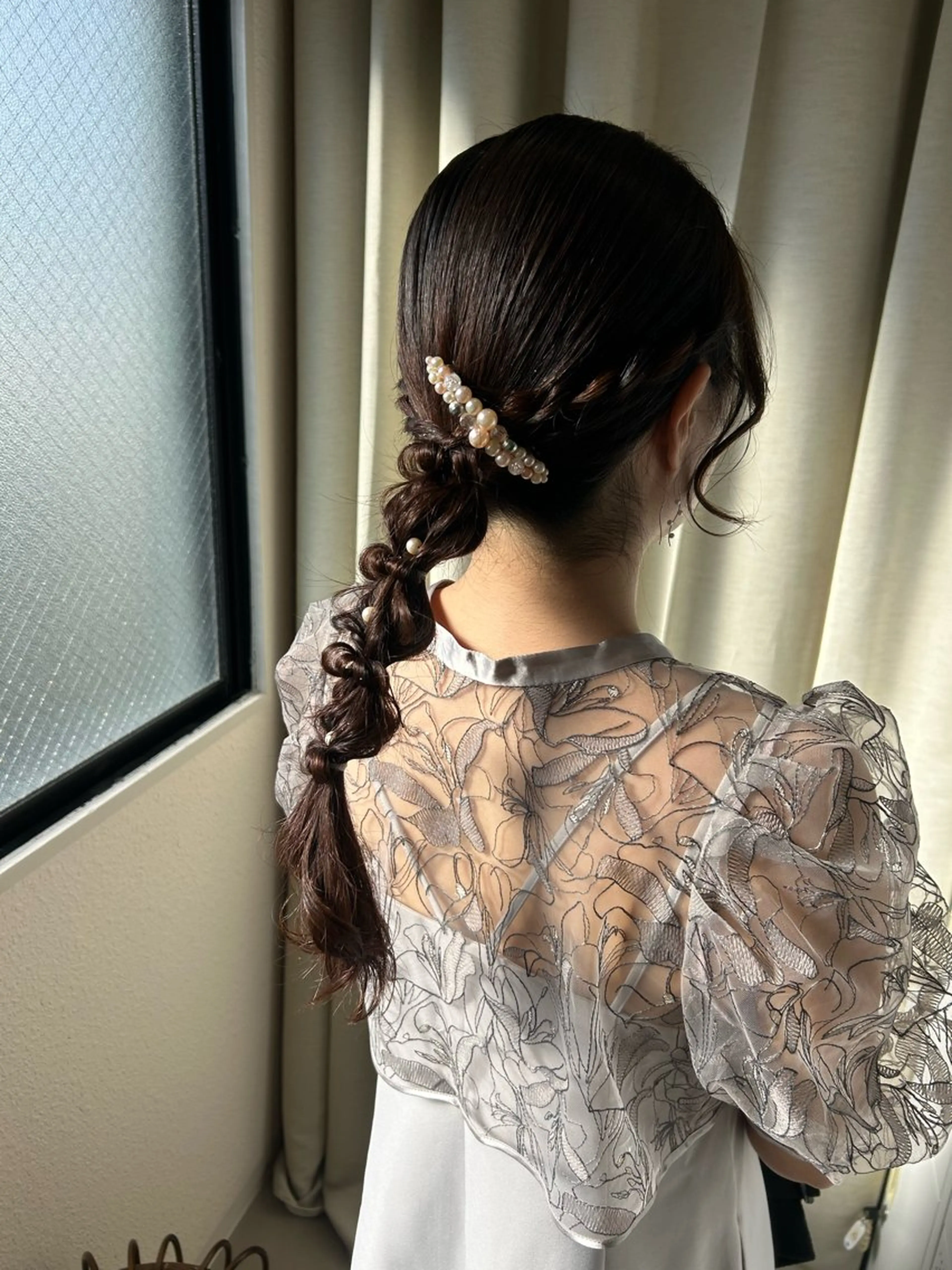 ヘアアレンジ ヘアセット shu ブラウンピンクカラーのヘアスタイル