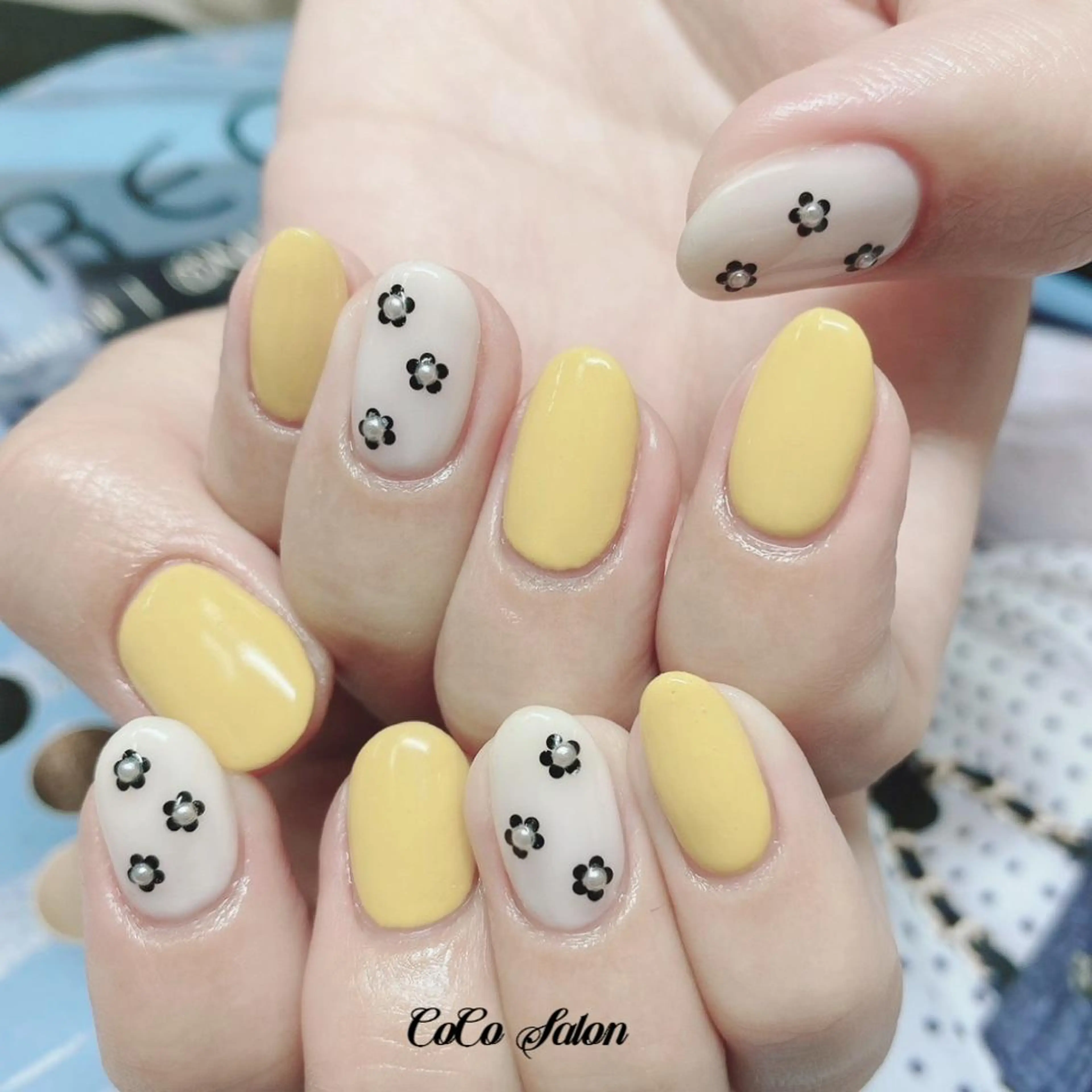 ネイル 長さ出し フラワーネイル ジェルネイル ホログラムネイル 韓国ネイル ハンドネイル CoCoSalon ネイル/まつ毛予約のネイルデザイン