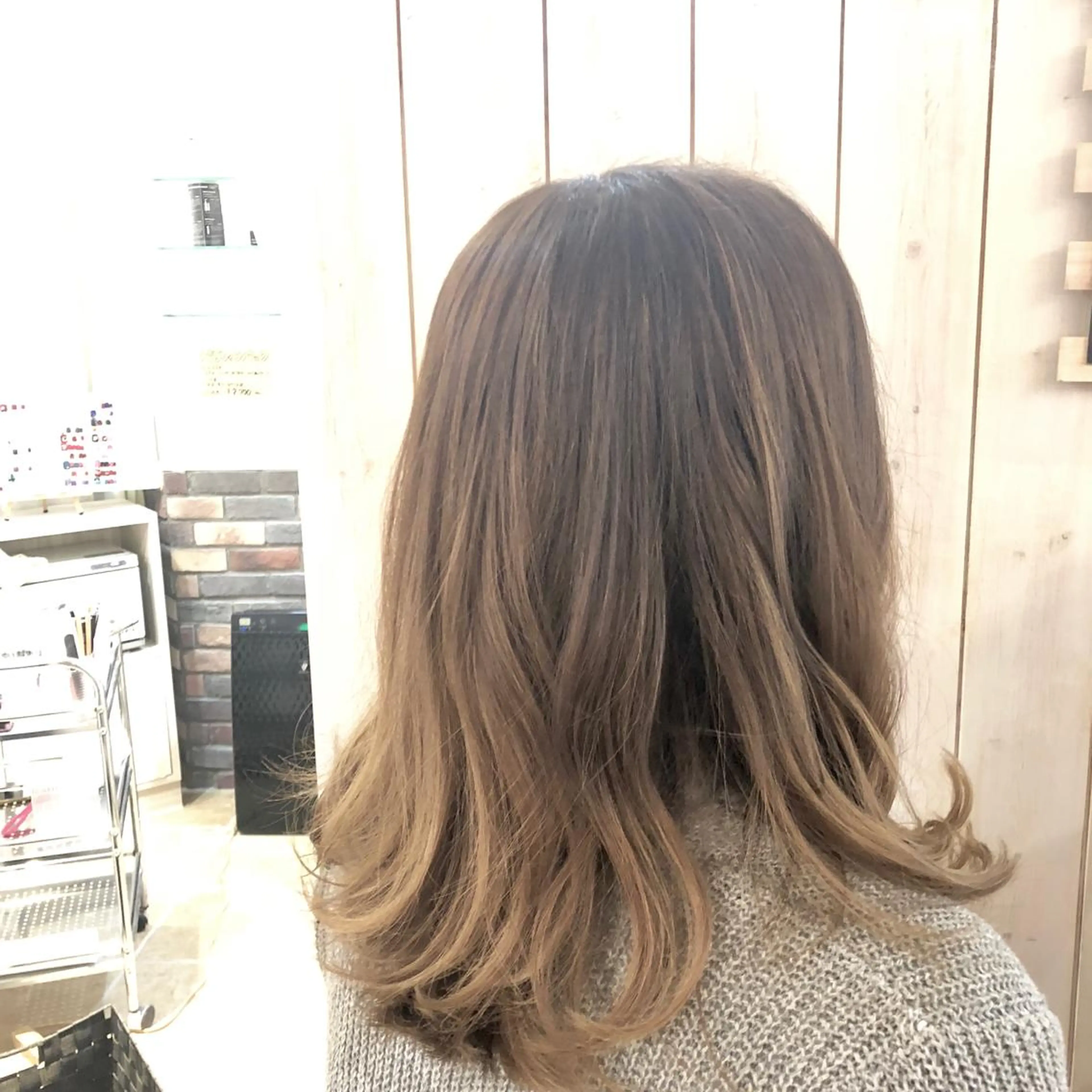 ミディアム カラー パーマ ヘアアレンジ メンズ ネイル メンズハイライト グラデーションカラー ハイライトカラー ハイライト グラデーション 福元友梨 ディレクター✂️のヘアスタイル