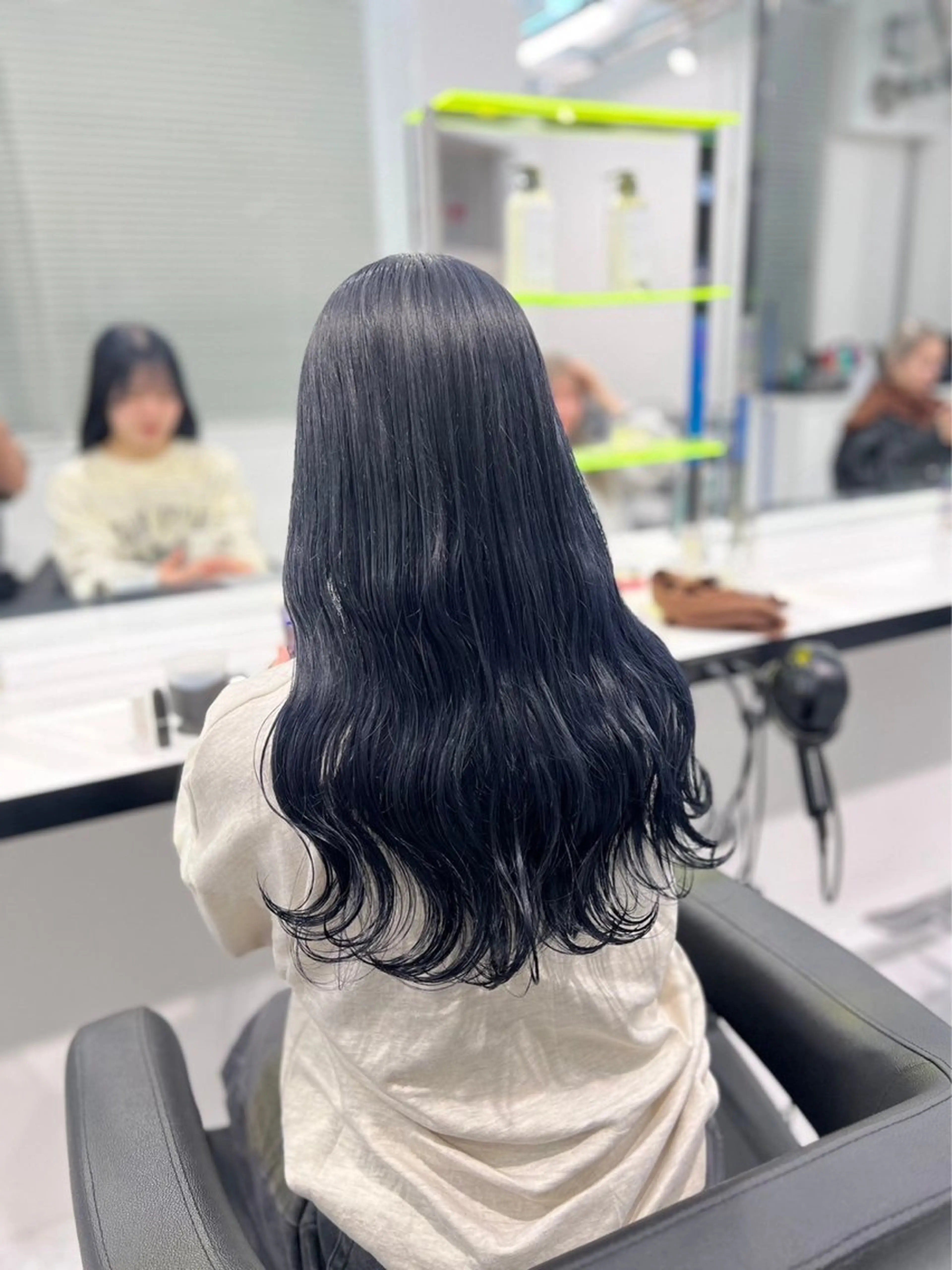 ロング カラー パーマ ヘアアレンジ 透明感ブリーチカラー 🌈TOMOHIROのヘアスタイル
