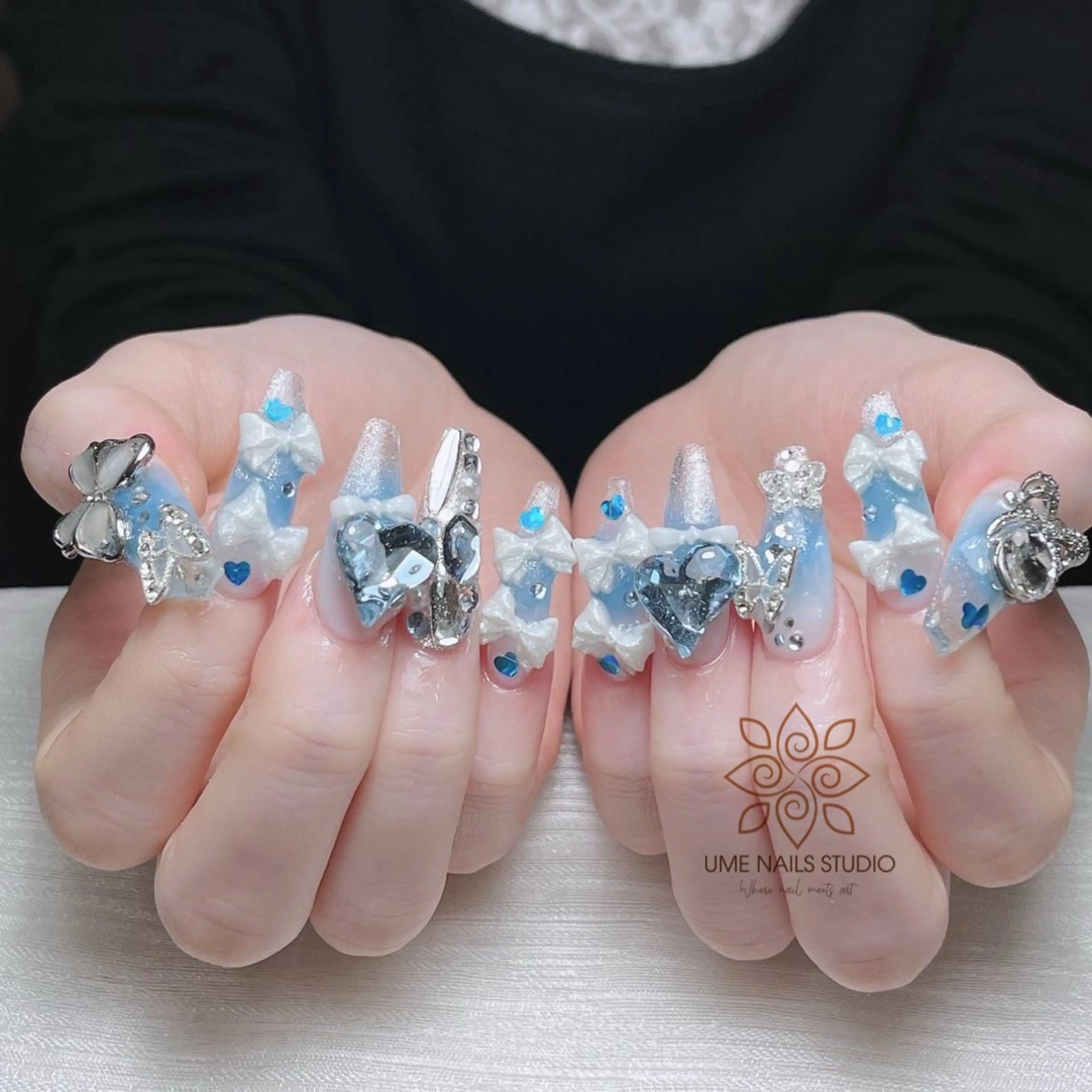 ネイル チークネイル クリアネイル ガーリー キラキラネイル 韓国ネイル ハンドネイル Ume Nail Studioのネイルデザイン