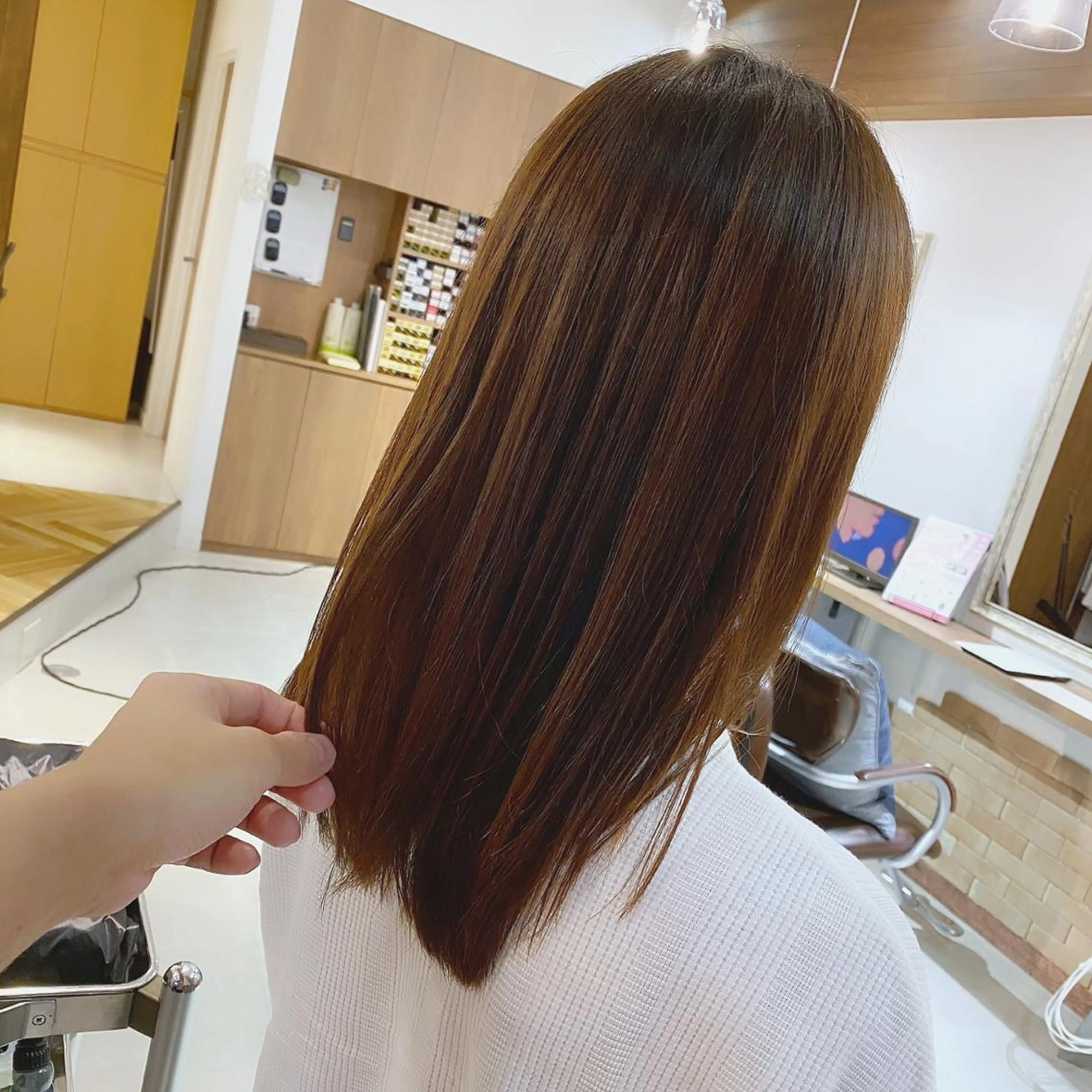 セミロング 髪質改善 レイヤーカット ローレイヤー SALOWIN 池袋Suite店所属・髪質改善特化 安東駿介のヘアスタイル