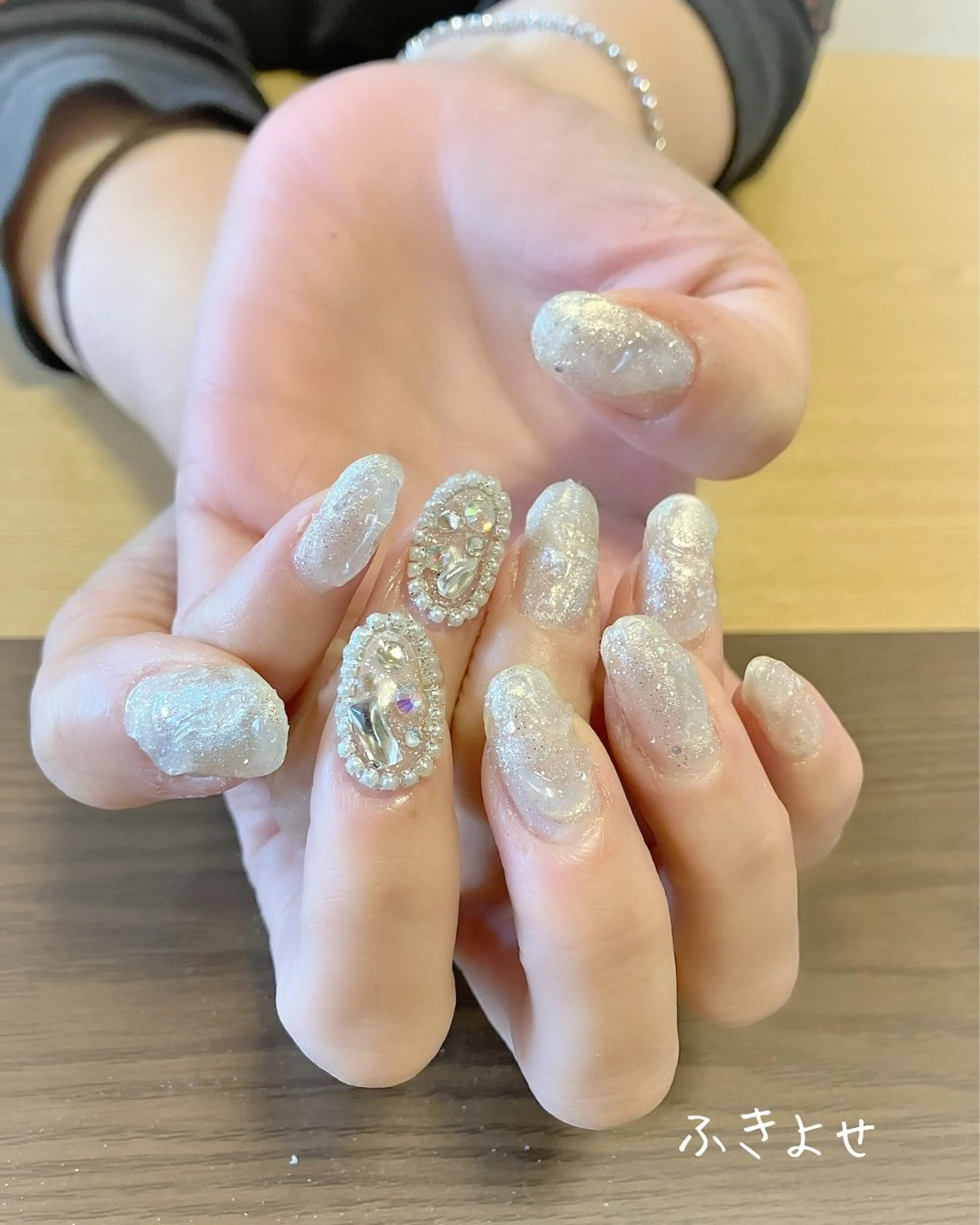 ネイル アートネイル クリアネイル ジェルネイル ラメ(グリッター) シルバー ハンドネイル 白川 舞のネイルデザイン