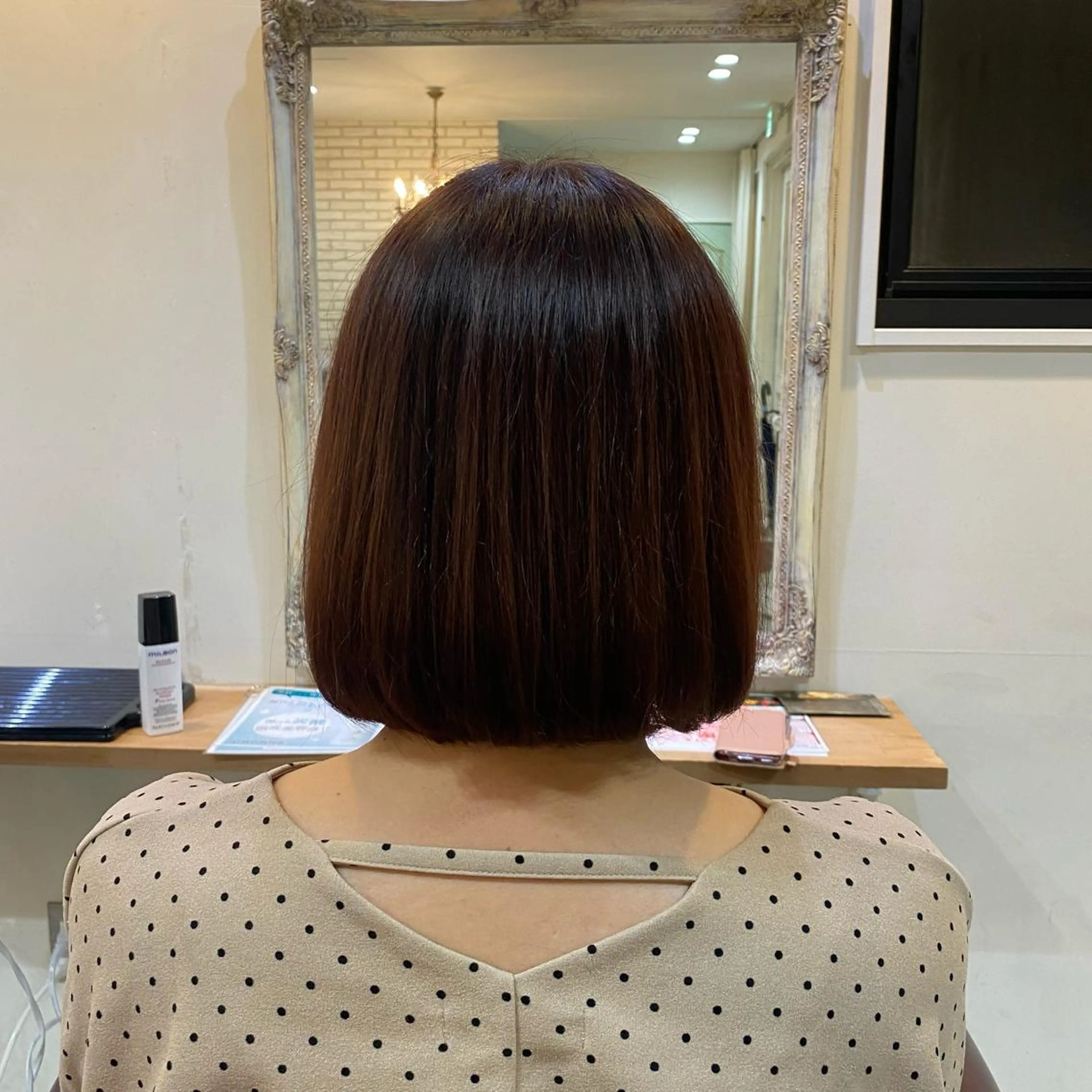 ミディアム ボブ 切りっぱなしボブ 👩🏼ミニボブのヘアスタイル