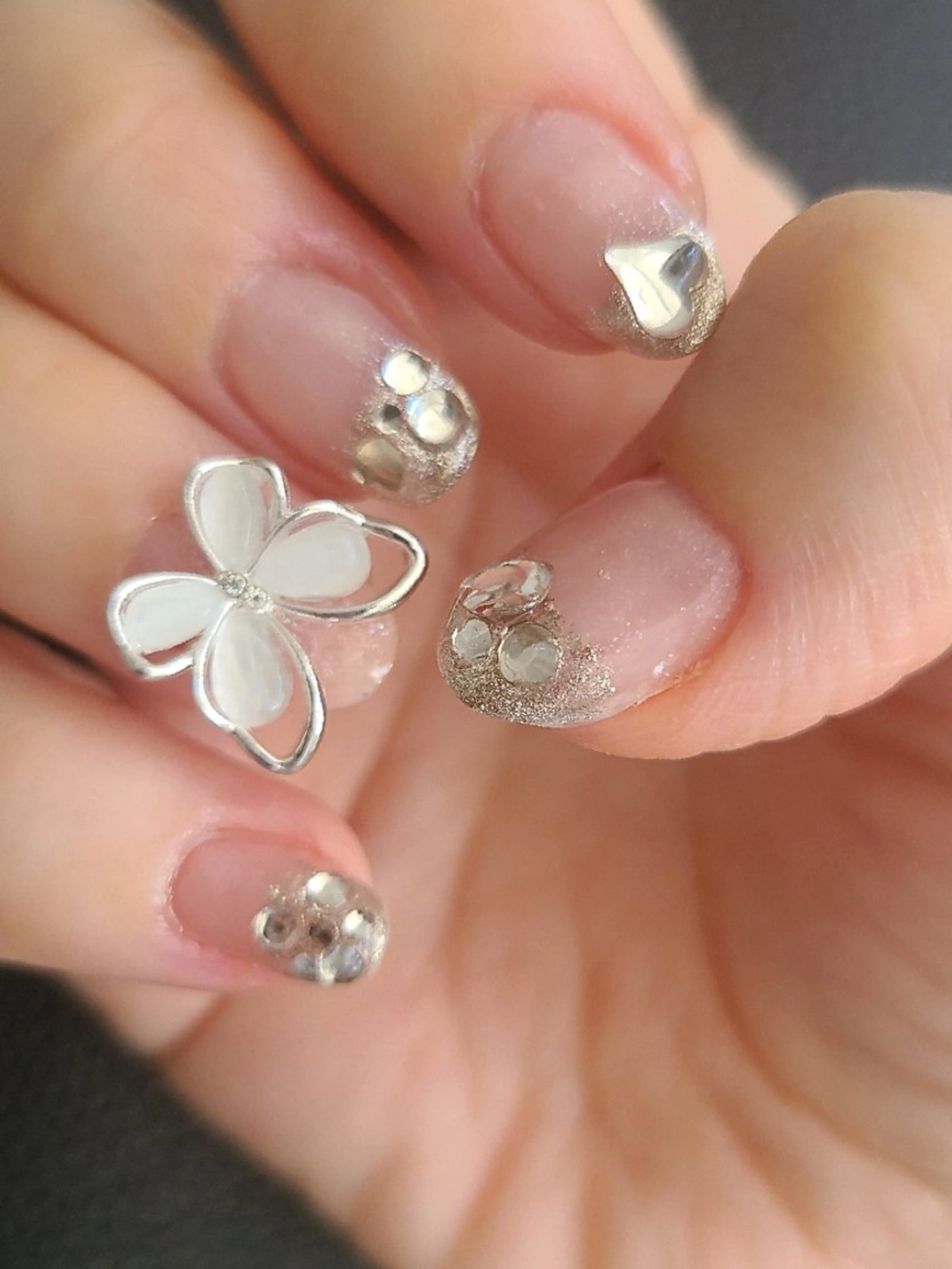 ネイル キラキラネイル Nailsalon Bella Lunaのネイルデザイン