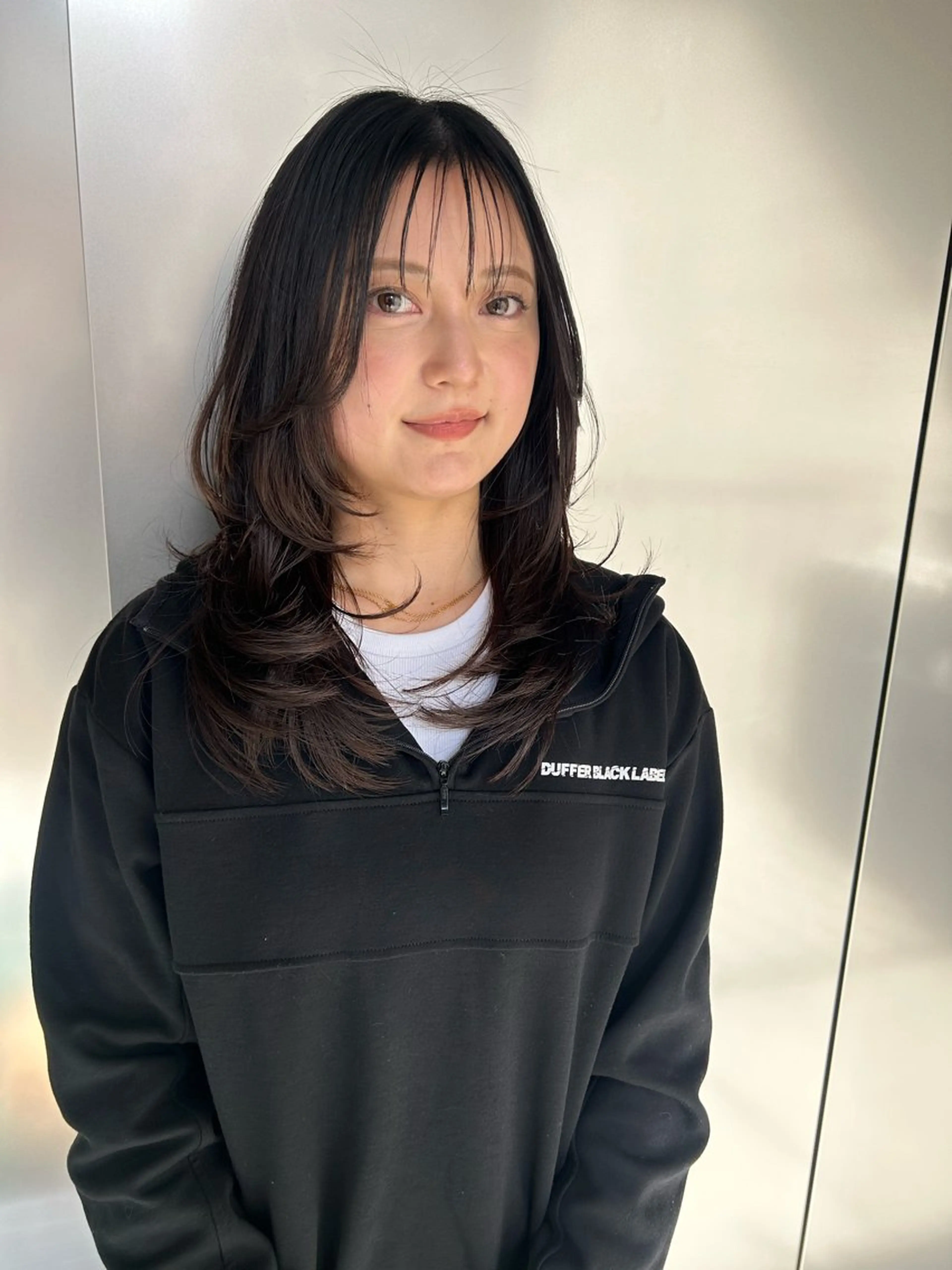 ミディアム カラー レイヤーカット カット ヘアカラー トリートメント noel/sylph ヘアとまつぱと眉のヘアスタイル