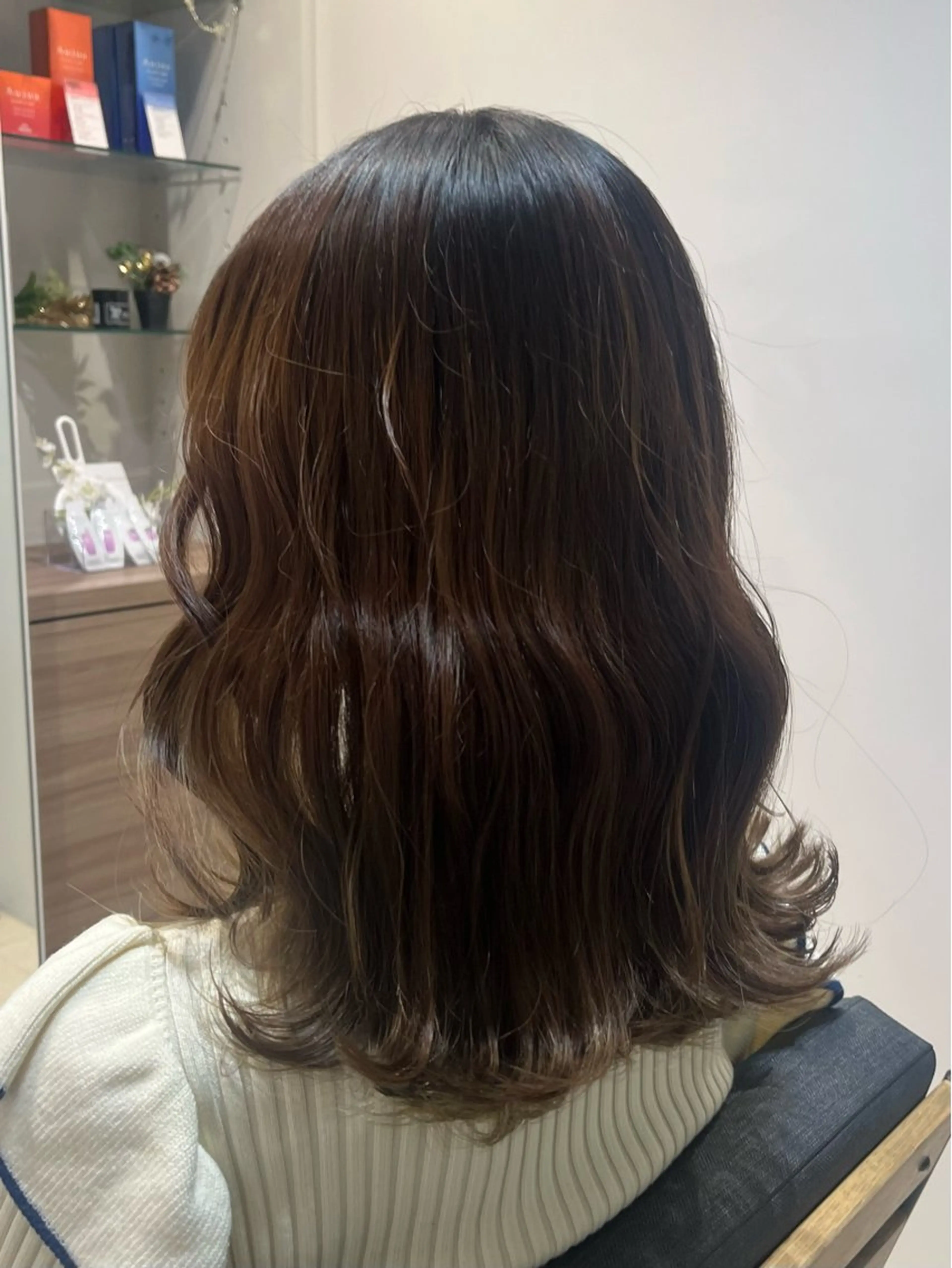 セミロング AMELY　寺田 朱里のヘアスタイル