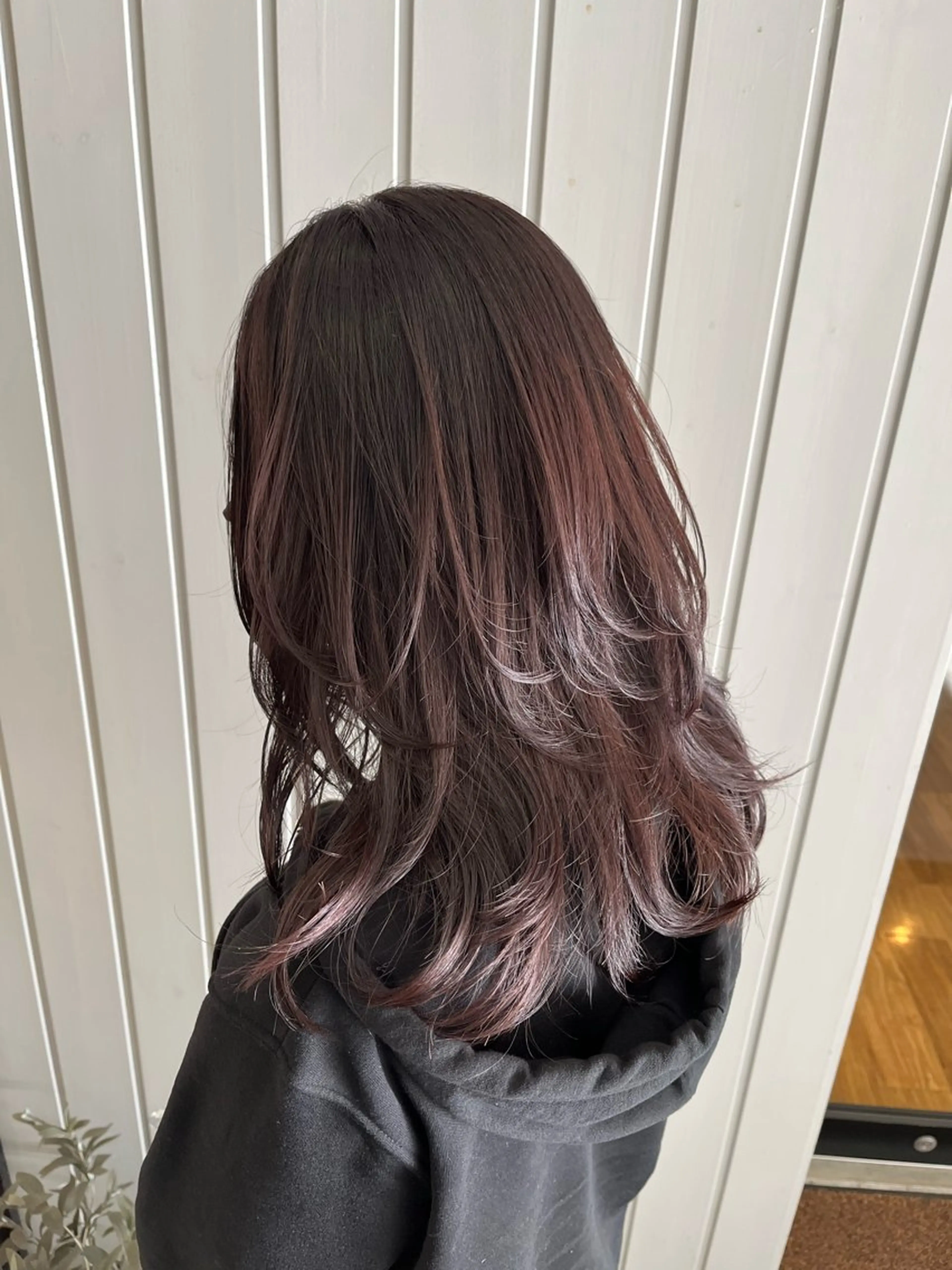 セミロング レイヤーカット anon所属・田中 結月のヘアスタイル