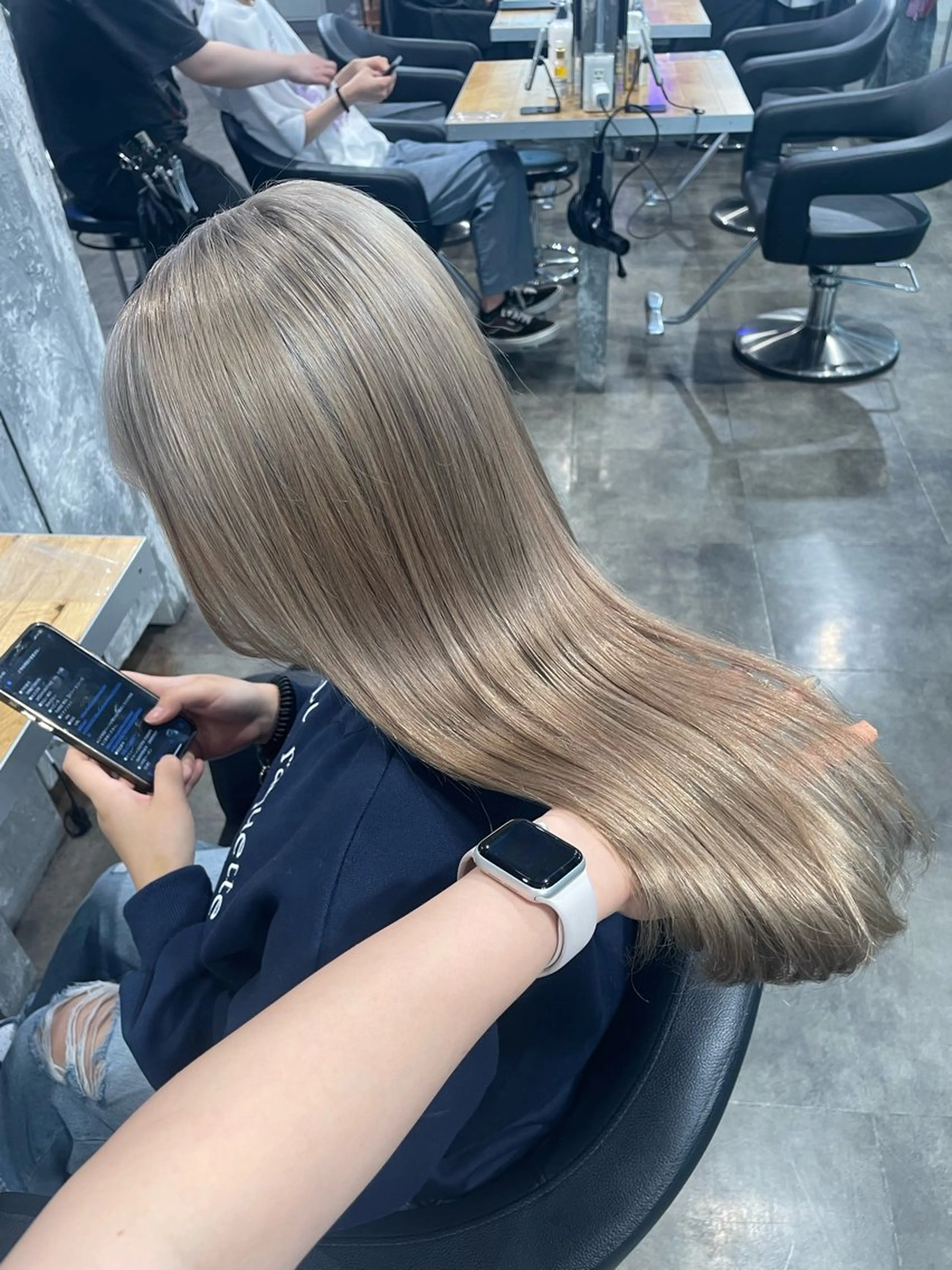ロング カラー ヘアカラー ハイトーンブロンド 横浜💞ミオのヘアスタイル