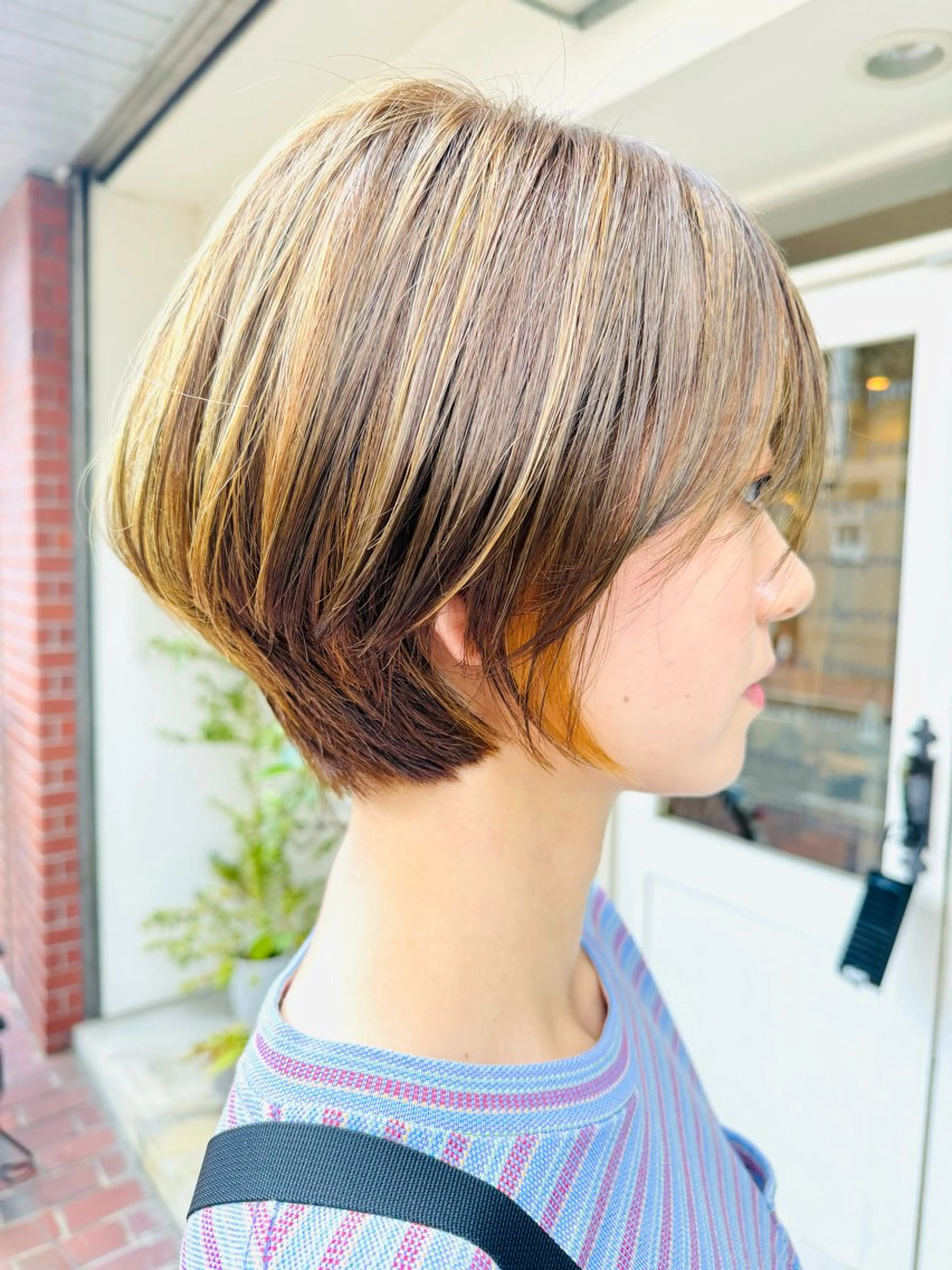 ショート カラー ハイライトカラー ハイライト ショートヘア aurinco所属・aurinco 塩澤司のヘアスタイル