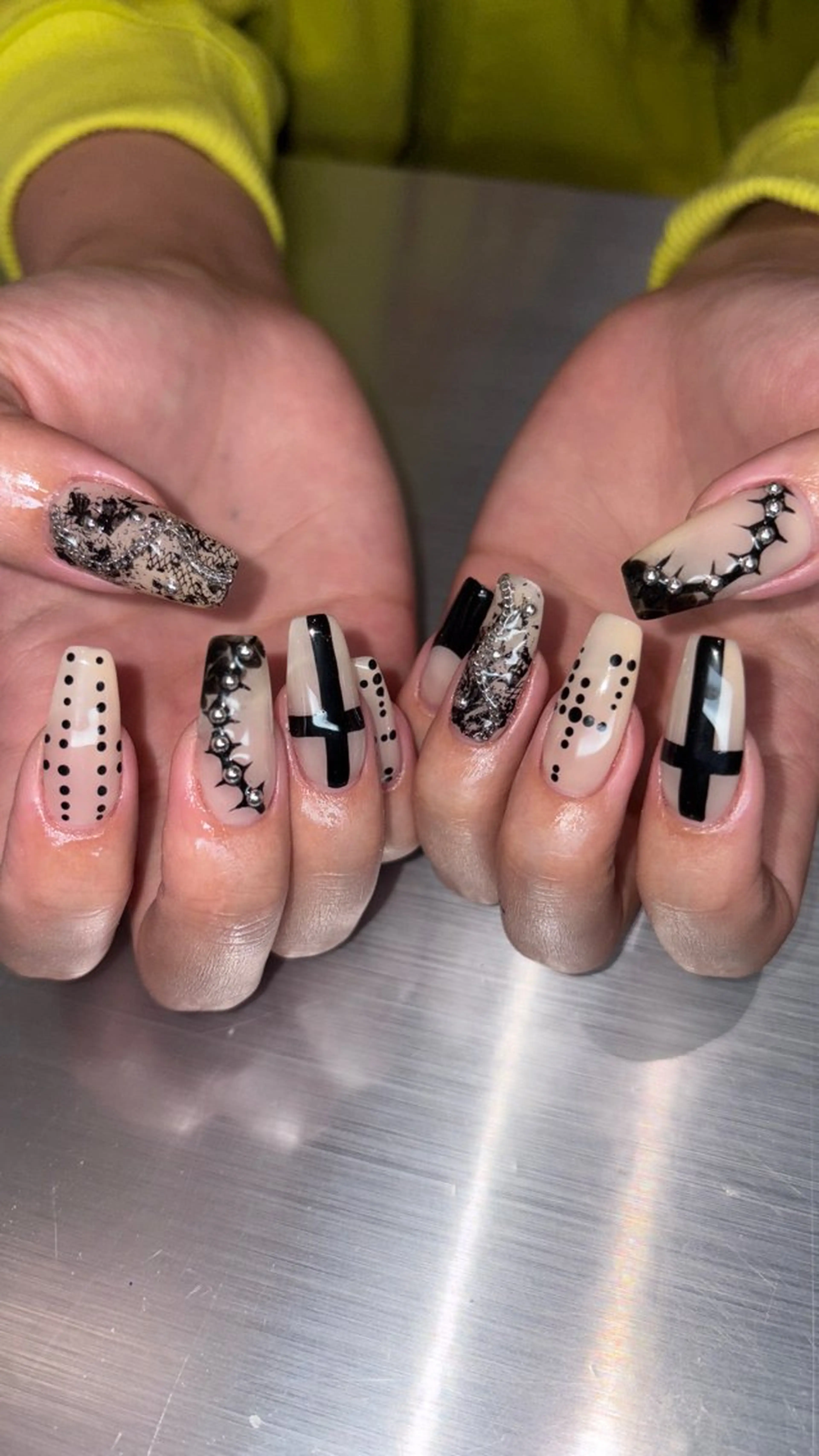 ネイル ハンドネイル 👽個性派ネイル🎀 komachiのネイルデザイン