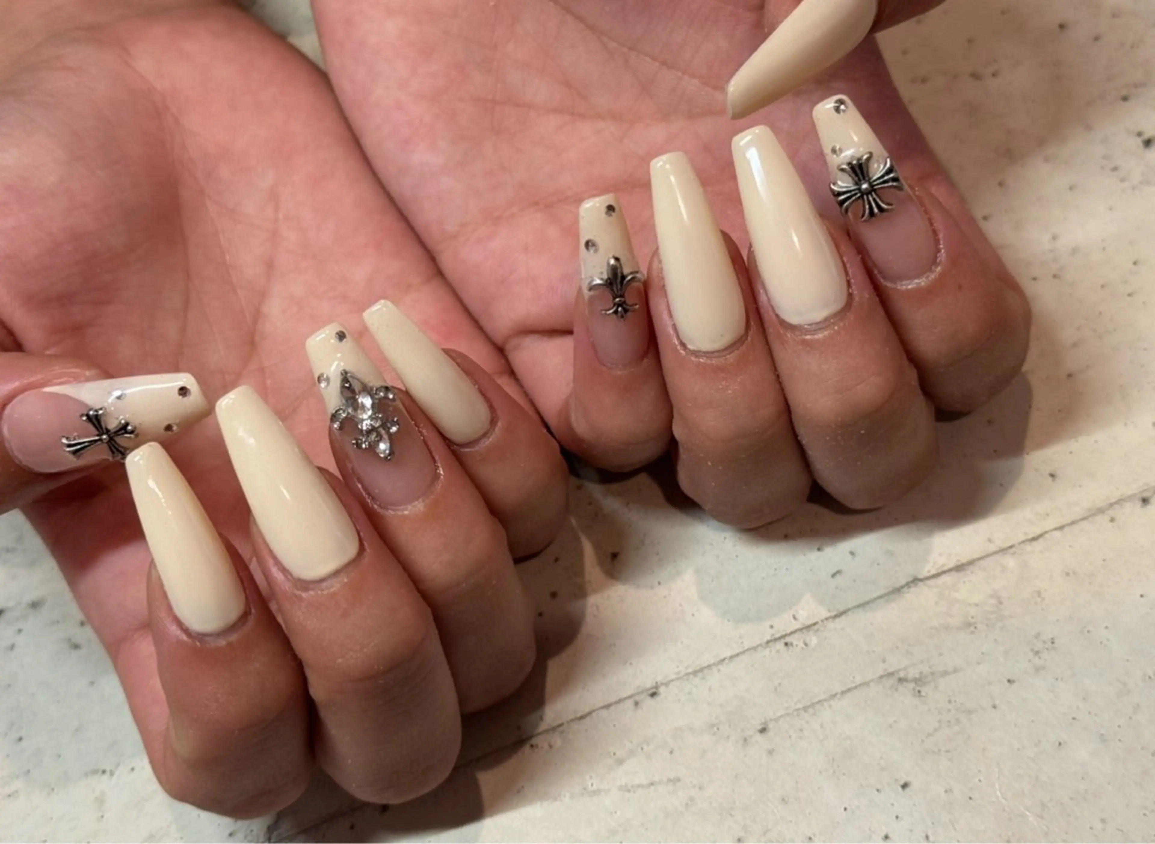 ネイル ハンドネイル nailsalon Lumiereのネイルデザイン