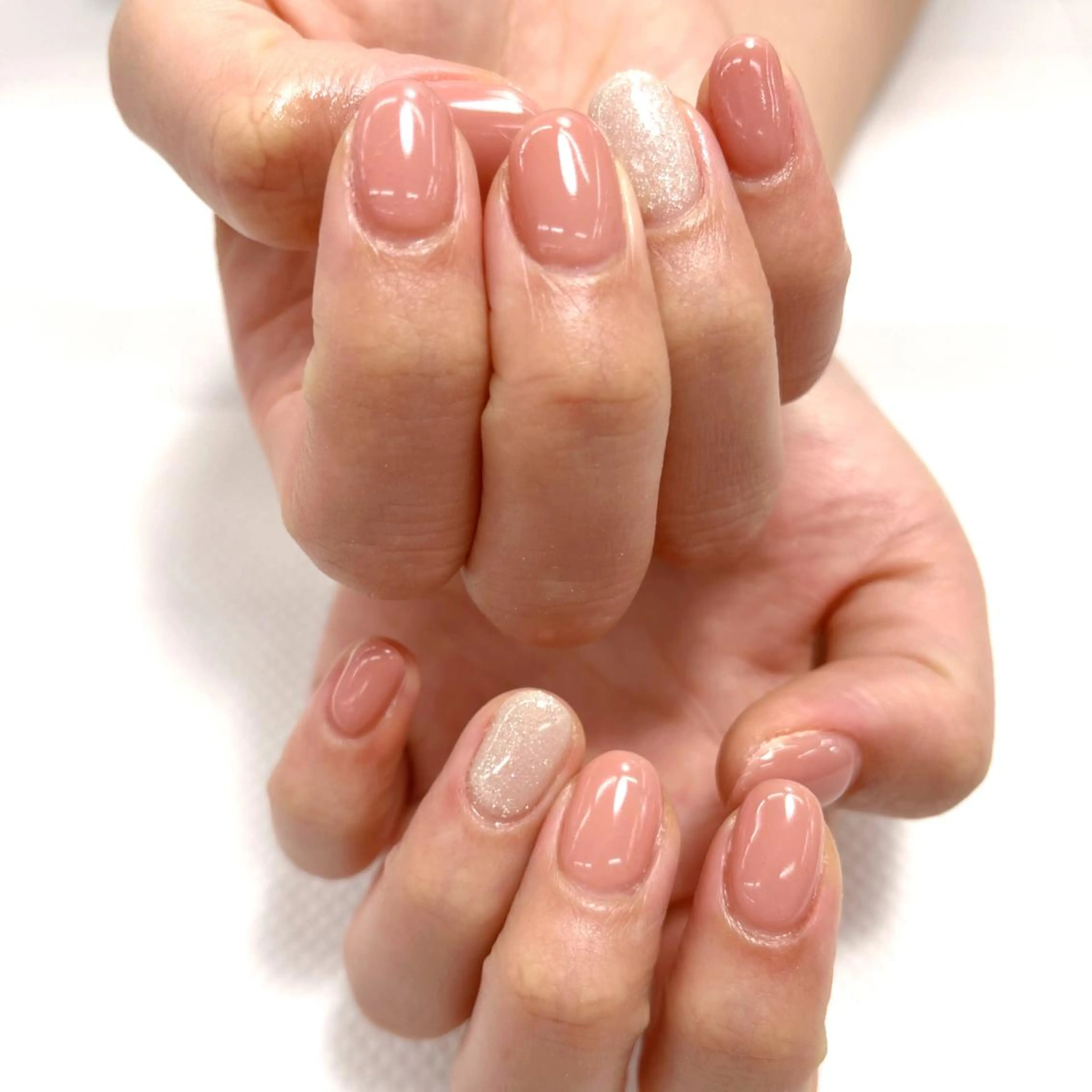 ネイル 氷ネイル・うるうるネイル ラメ(グリッター) ピンク ピンクベージュ 【MAXKELLY】 AOYAMAのネイルデザイン