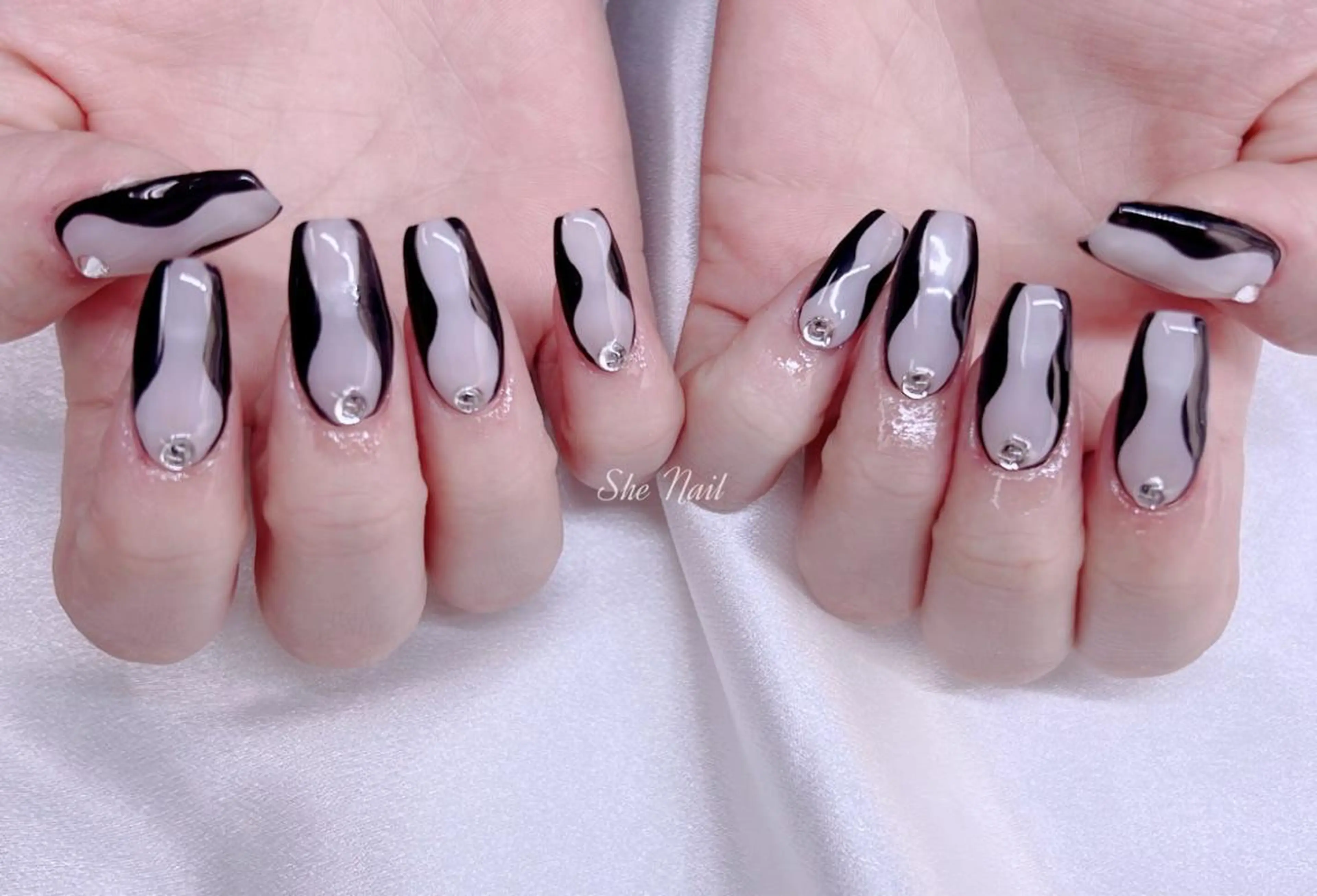 ネイル チークネイル 長さ出し マグネットネイル 持ち込み ワンカラーネイル ハンドネイル She   Nail所属・ISA_ BELLAのネイルデザイン