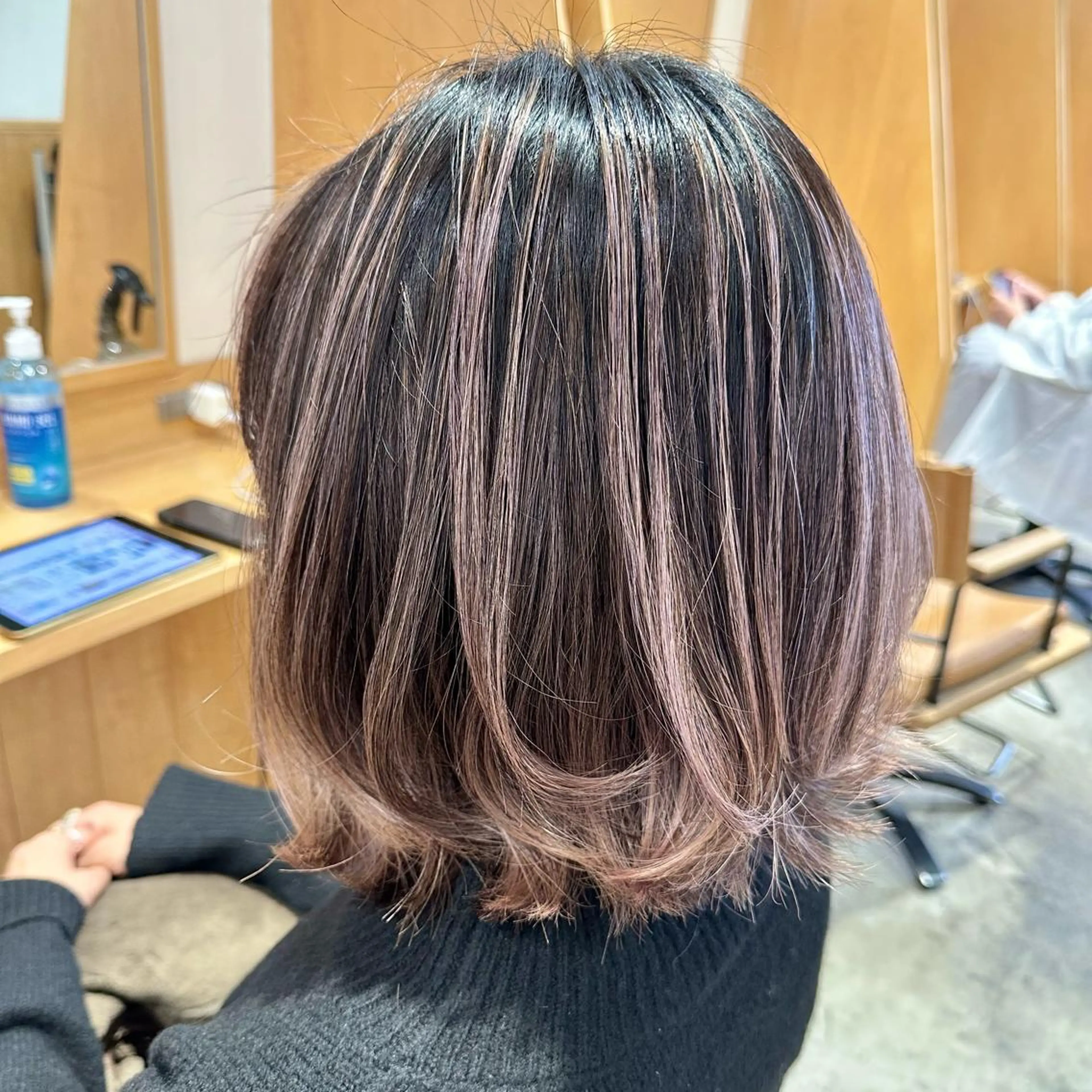 ミディアム ヘアカラー 🌈神バズり 100%色🌈のヘアスタイル
