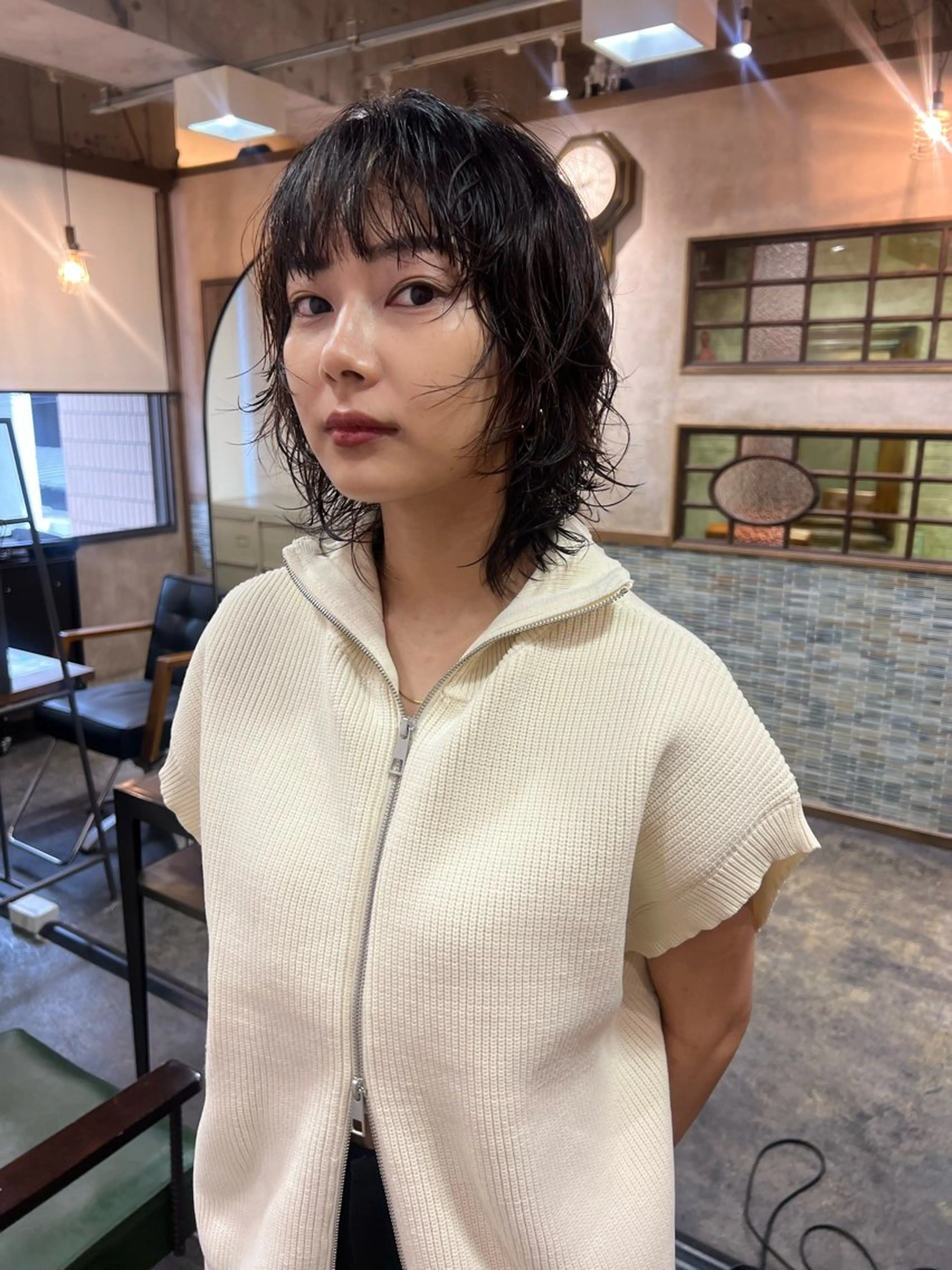 ミディアム ウルフカット カット トリートメント ハイトーンカラー🍑 maanaのヘアスタイル