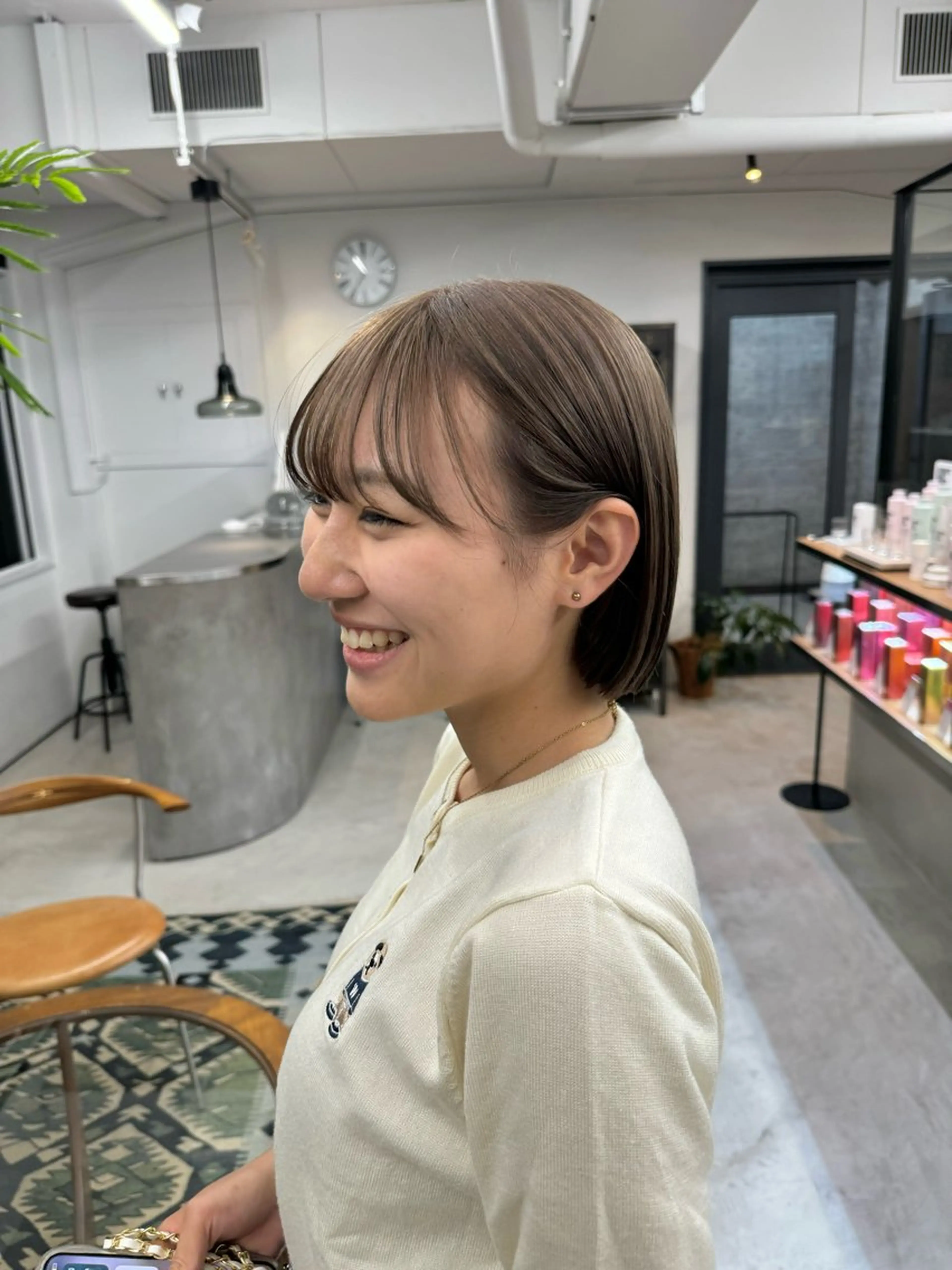 ショート INORI|艶カラ ー|フェイスレイヤーのヘアスタイル