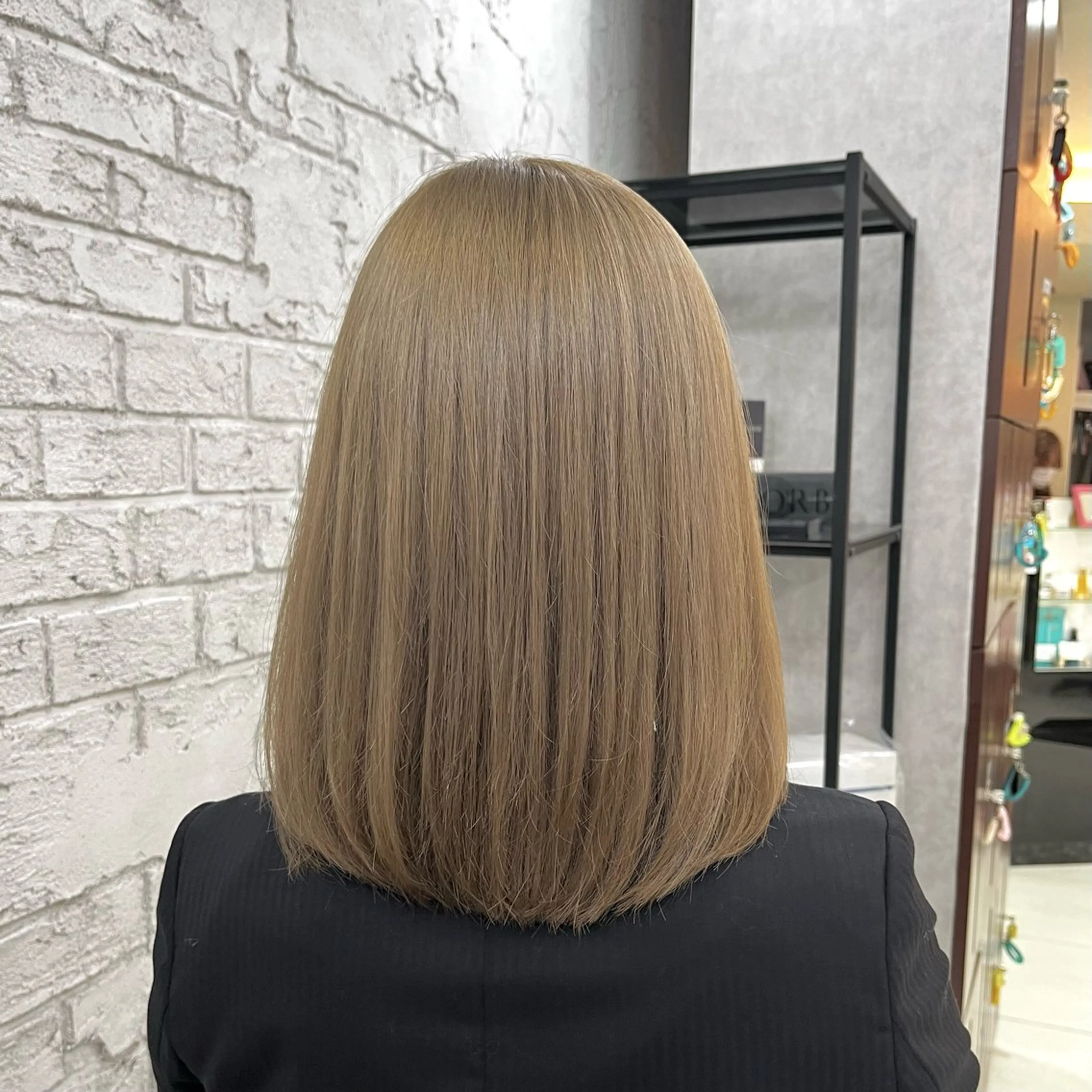 ミディアム カット ヘアカラー トリートメント 艶髪ブリーチカラー 💗manaka💗のヘアスタイル