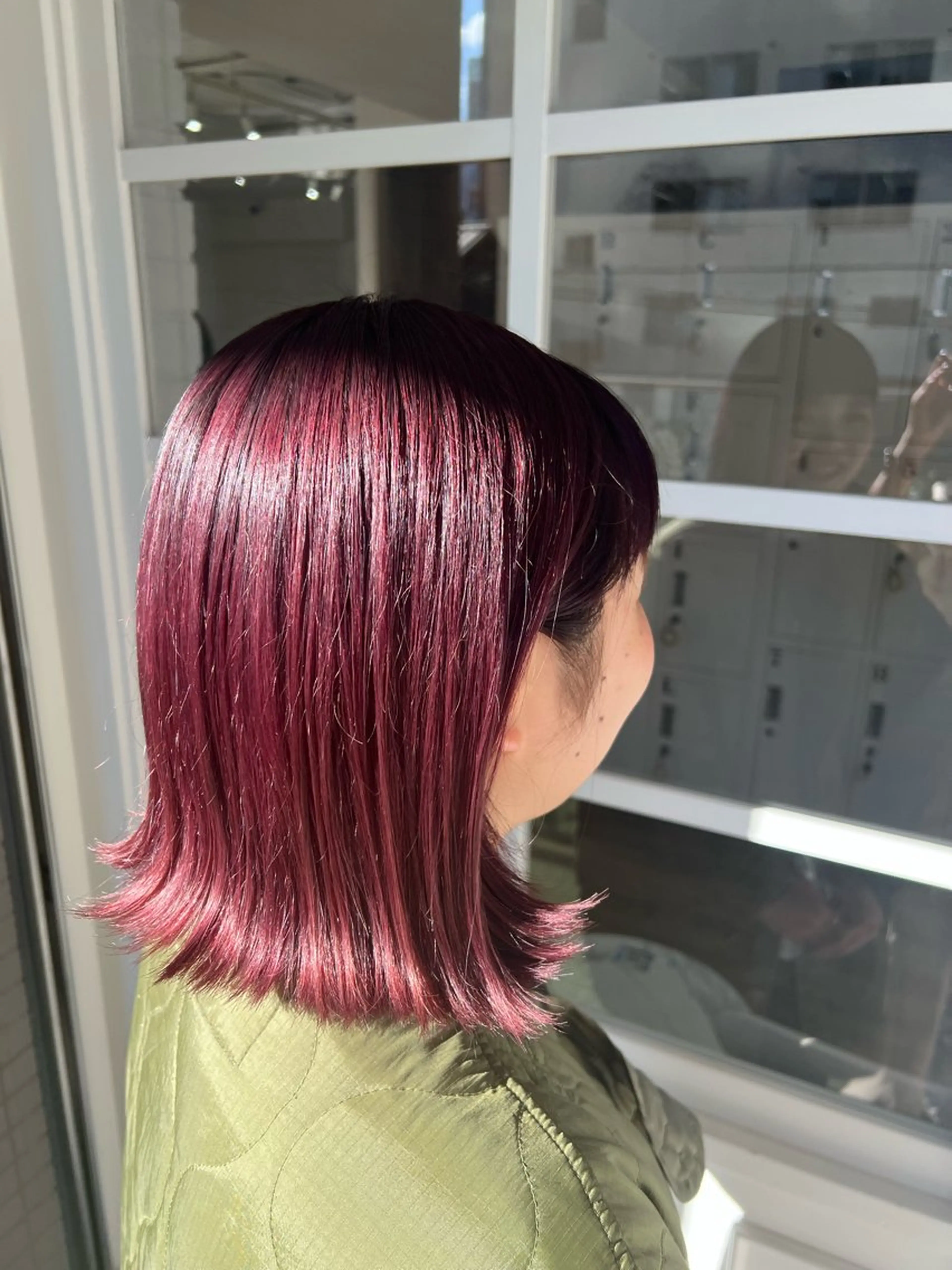 ショート カラー ブリーチ パープルカラー レッドカラー 髙橋 秀果のヘアスタイル