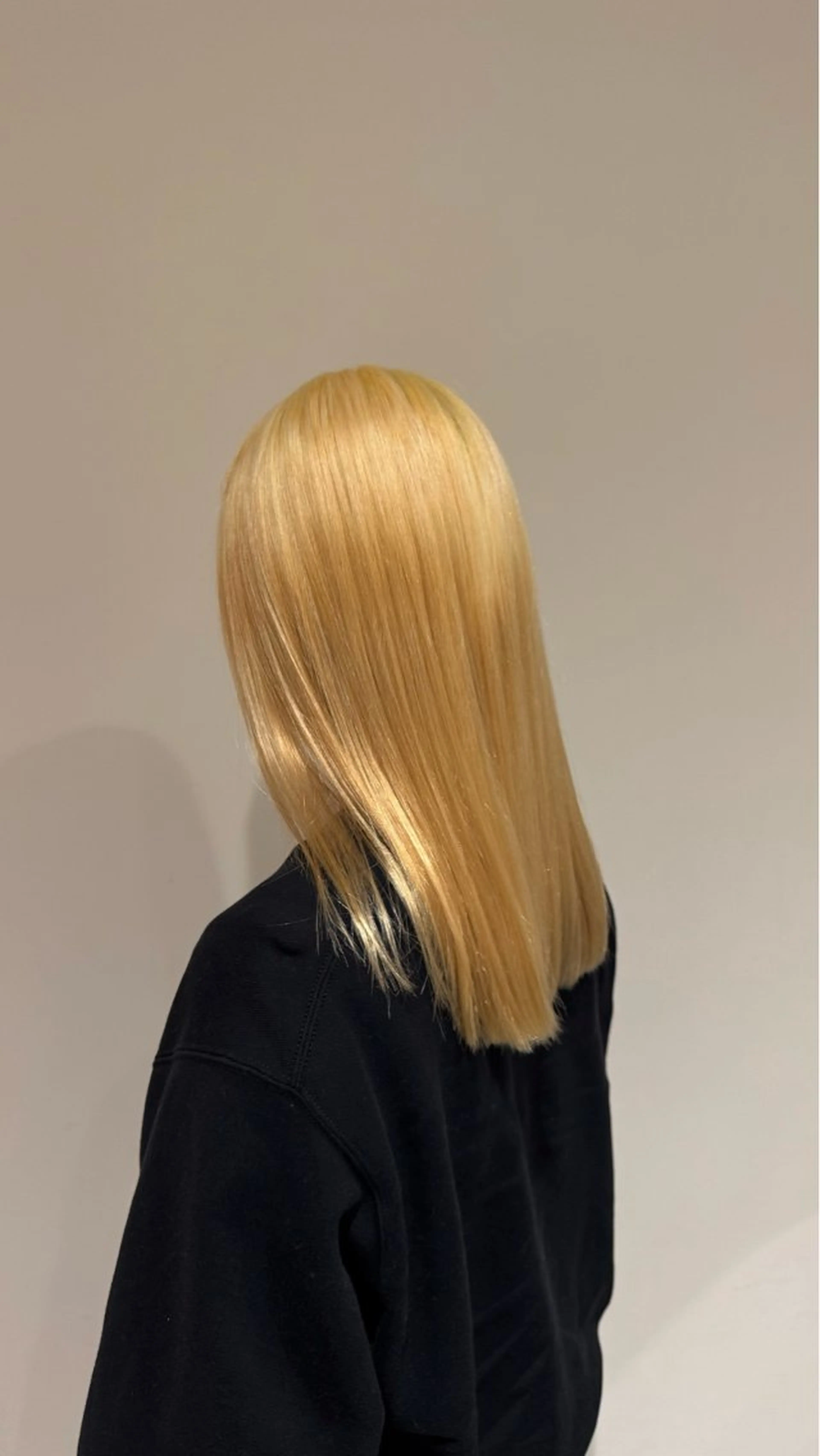 ロング カラー 峰 麗那のヘアスタイル
