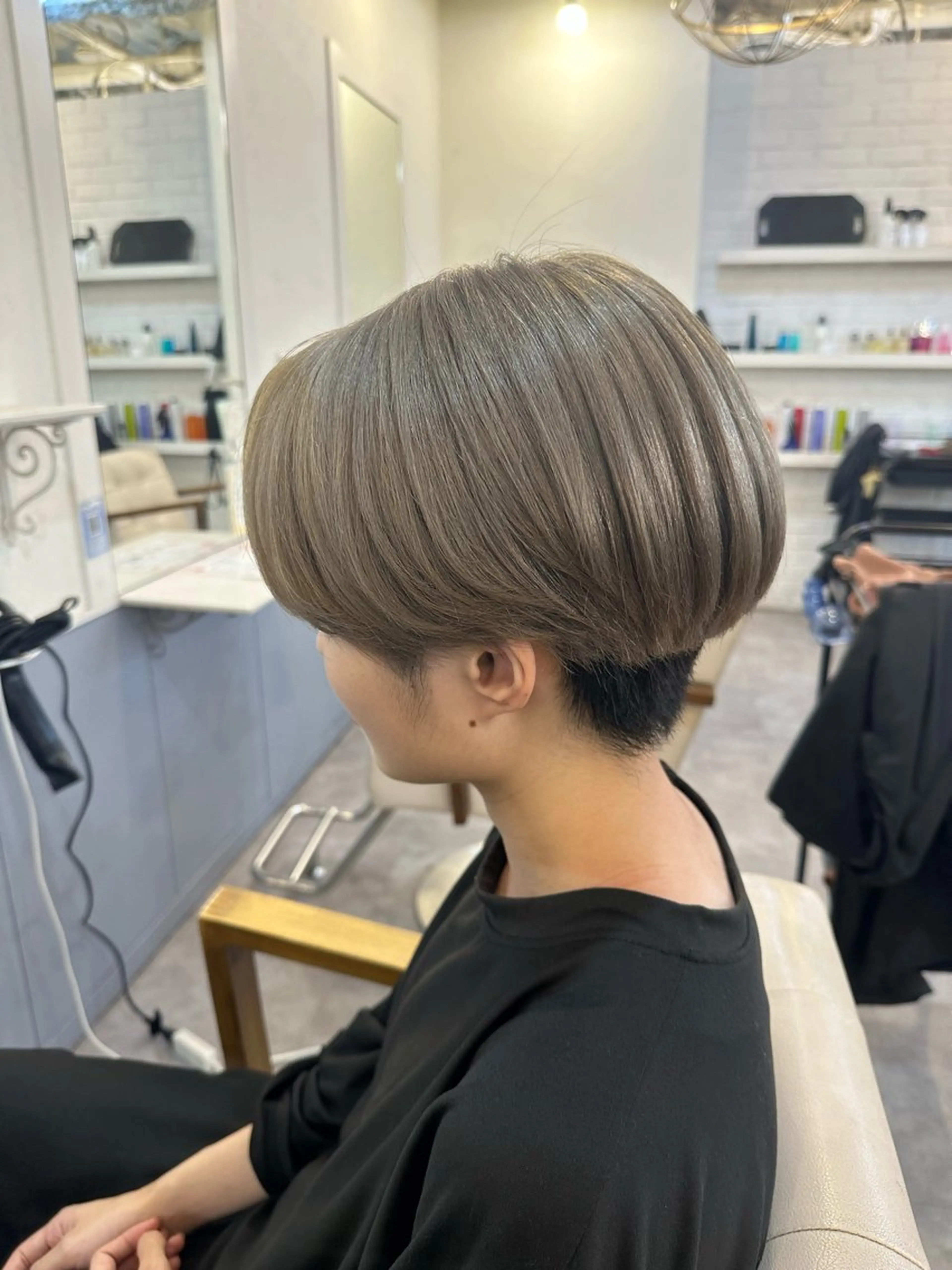 ショート カラー グレージュ ハイトーンカラー ヘアカラー 🩵透明感/高発色 /難波/北原佑記🌸のヘアスタイル