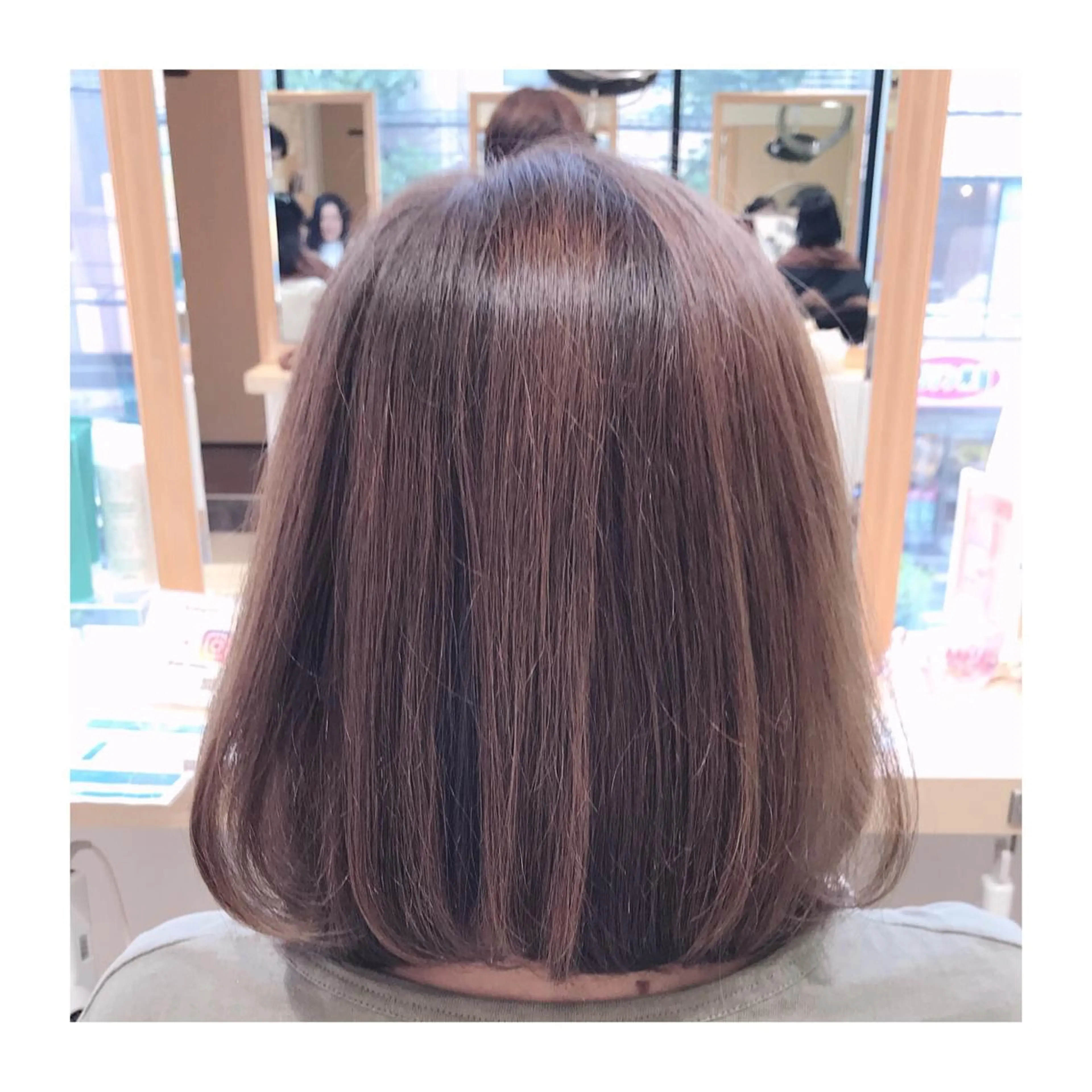 ミディアム カラー 30代からの大人 ショートのヘアスタイル