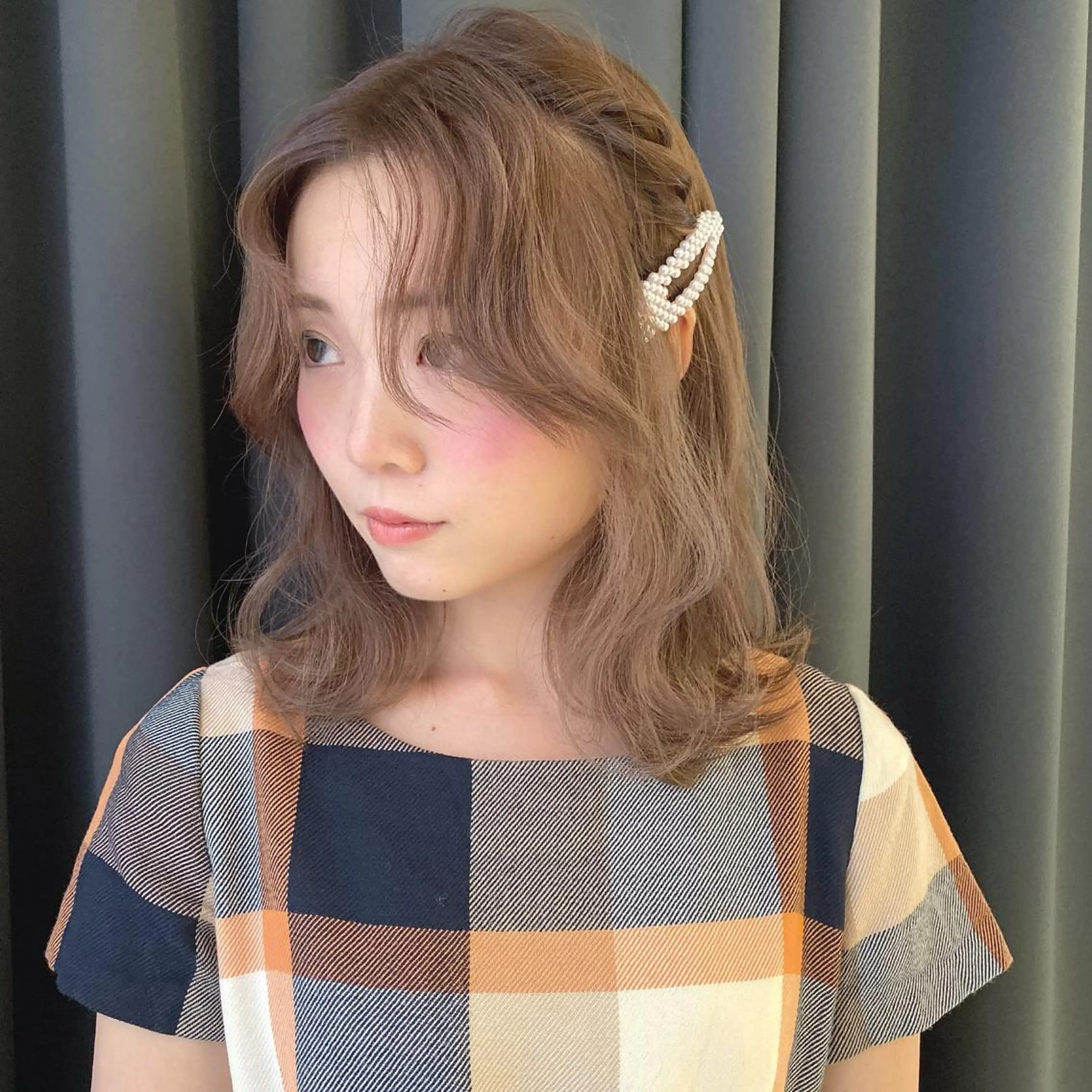 セミロング カラー ベージュカラー ORIKA 美容室のヘアスタイル