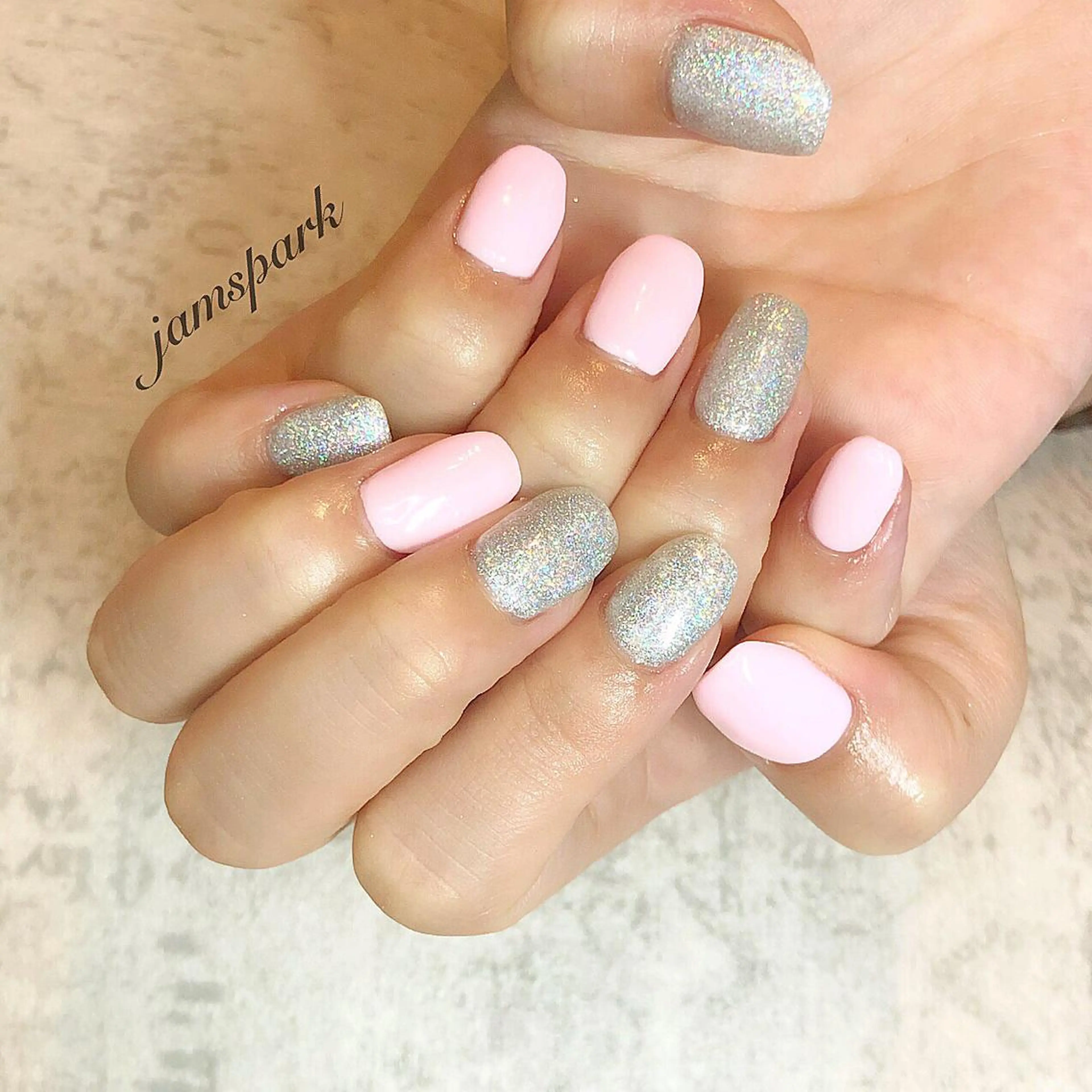 ネイル ジェルネイル ラメ(グリッター) ピンク ショートネイル シルバー ハンドネイル jamspark ✨のネイルデザイン