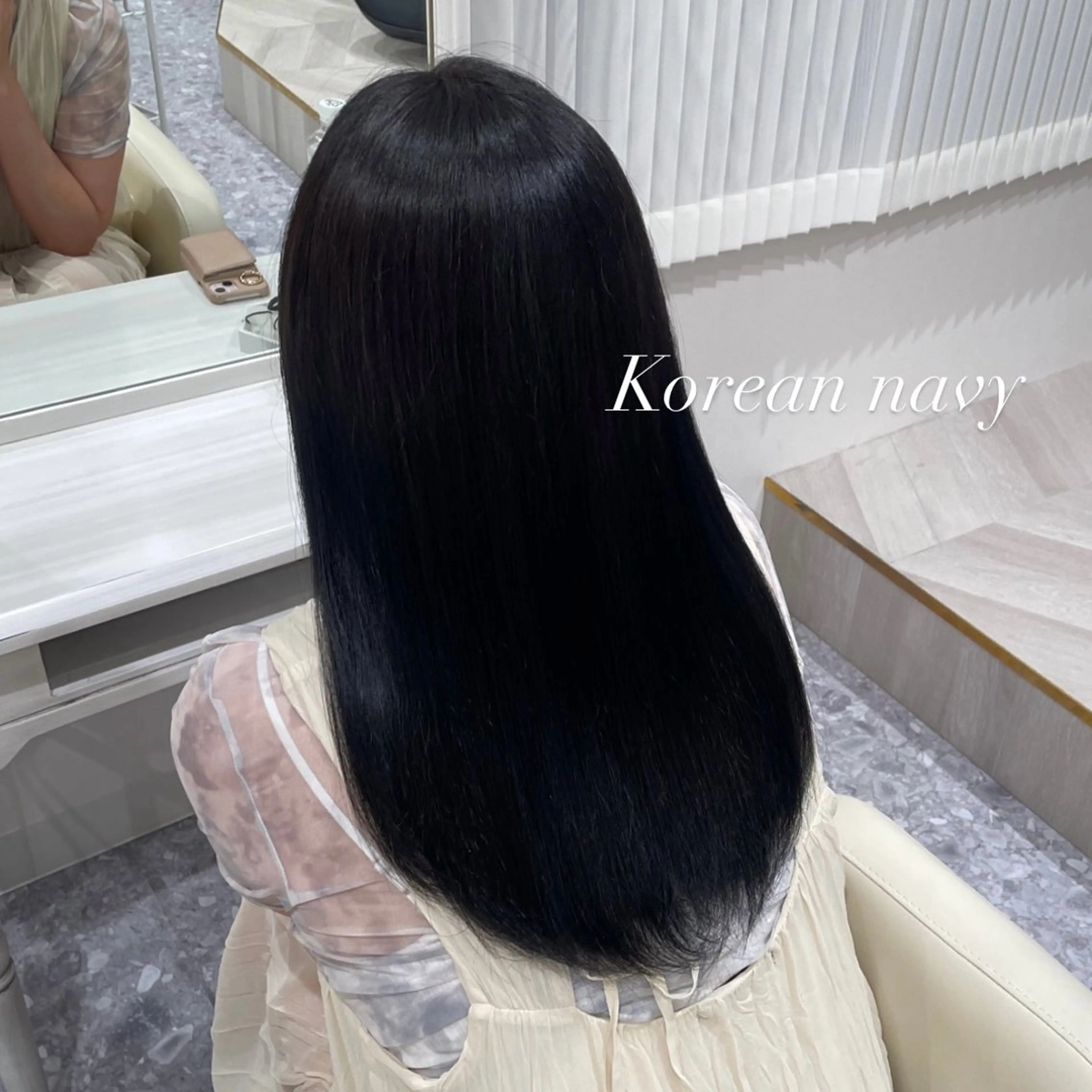 セミロング カラー navi 愛華のヘアスタイル