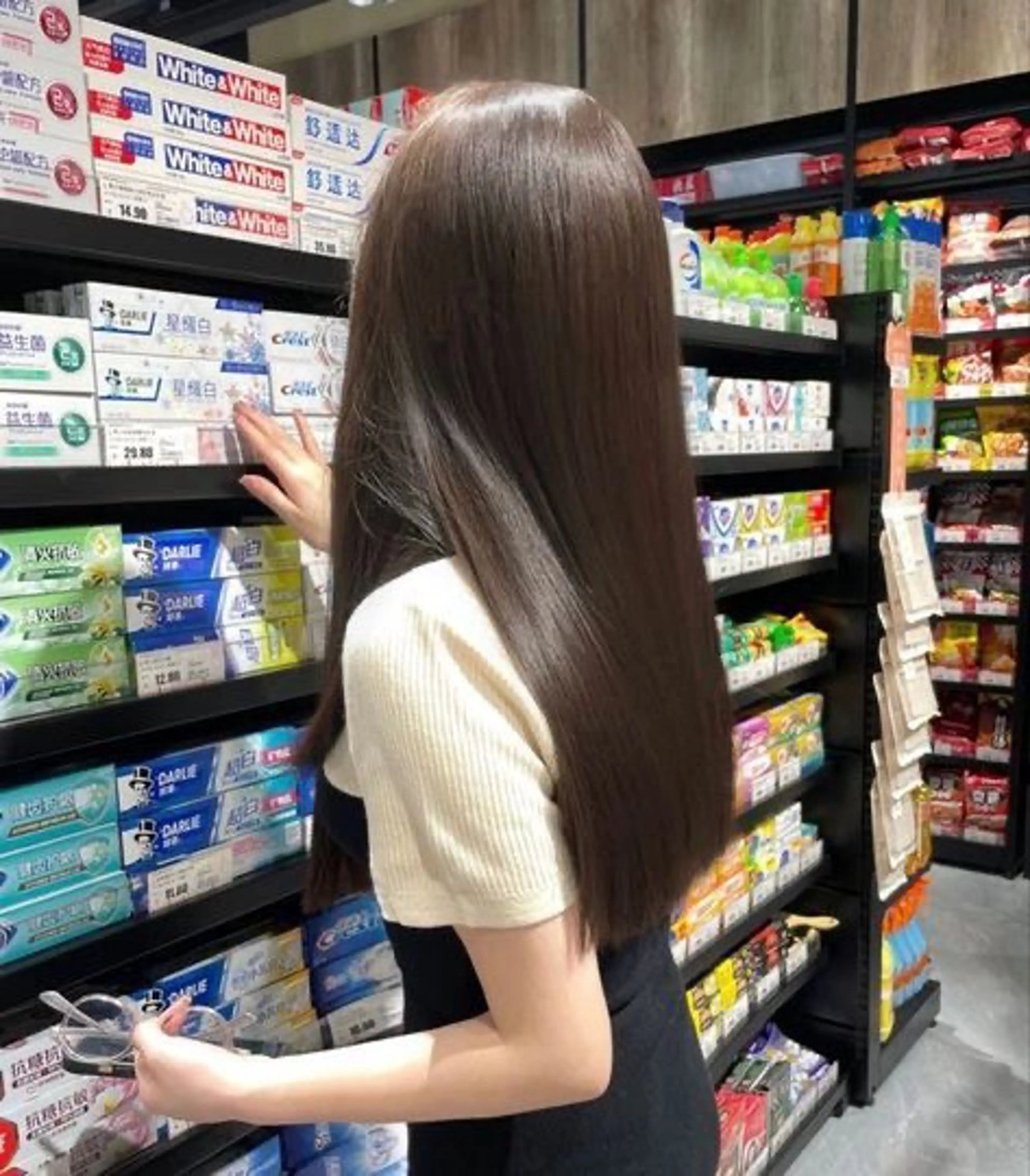 ロング カラー パーマ カット ヘアカラー トリートメント 🤍レイヤーカット/ ベージュヘア🤍のヘアスタイル