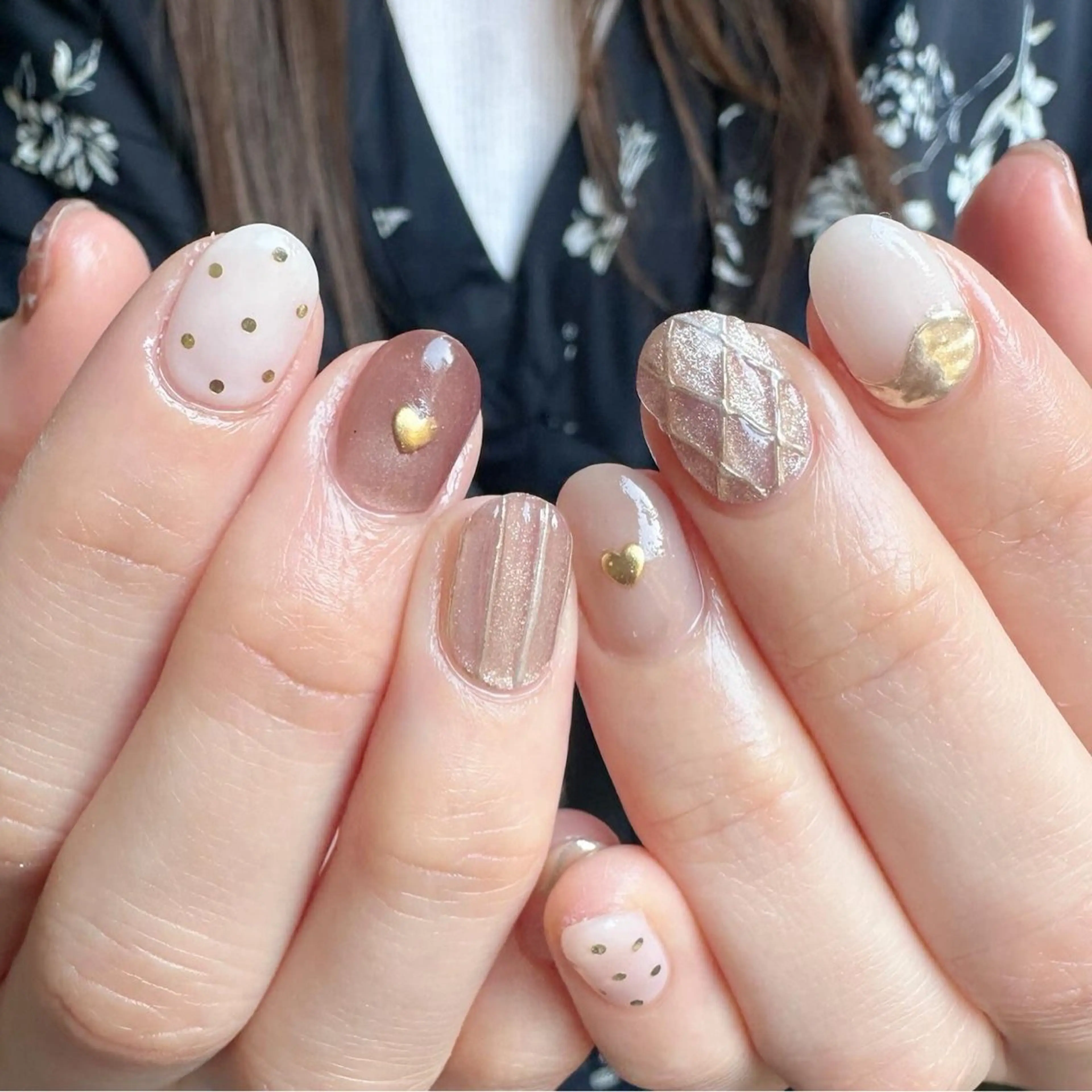 ネイル ブラウン ハート 氷ネイル・うるうるネイル 韓国ネイル ミラーネイル 🪞KAPE NAIL 🪞のネイルデザイン