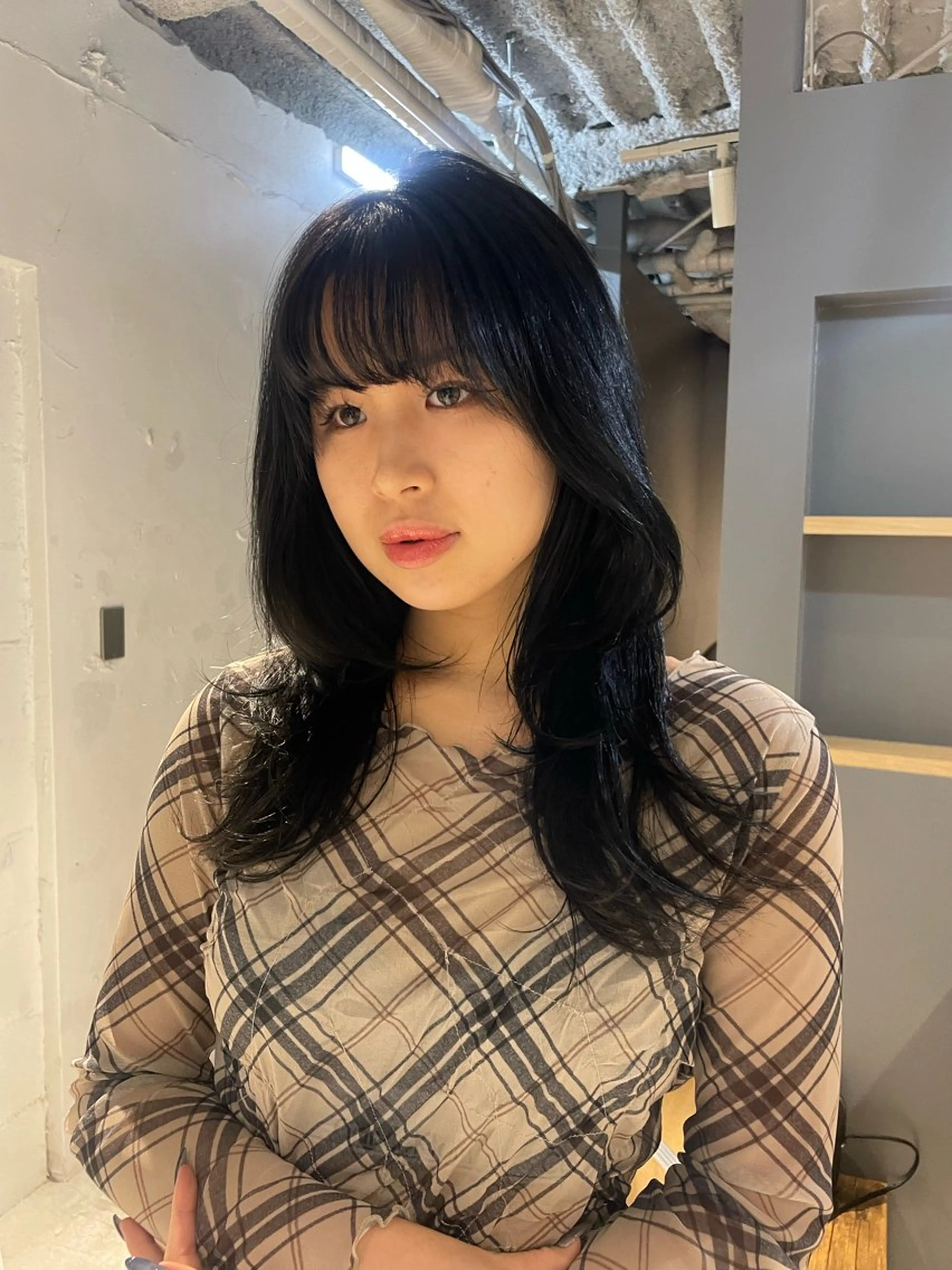 ミディアム カラー 伸ばしかけ レイヤーカット カット ヘアカラー トリートメント レイヤーカット× パーマ|hinakoのヘアスタイル