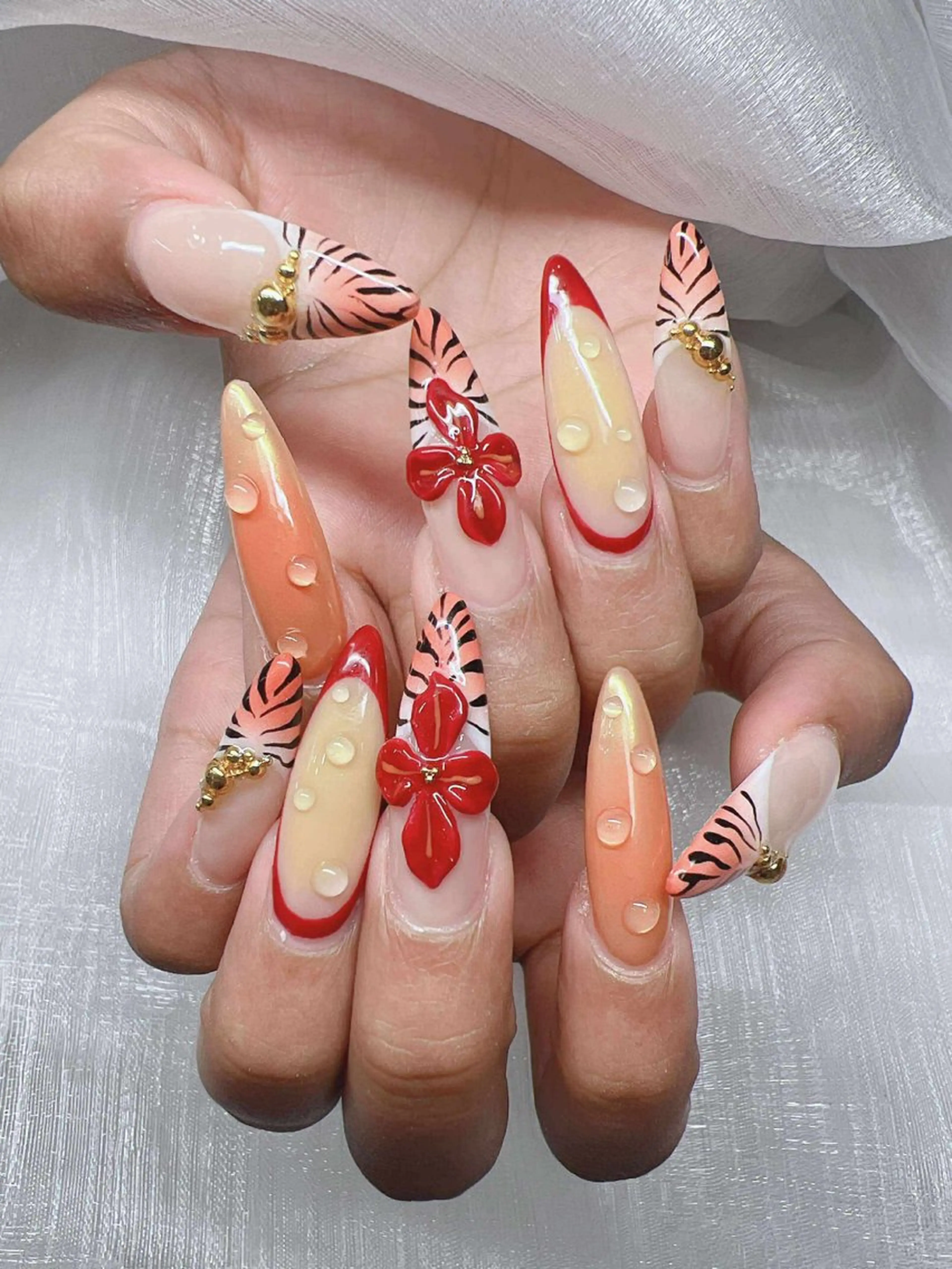 ネイル 長さ出し グラデーション 卒業式 キラキラネイル マグネットネイル ハンドネイル Lee Nailsのネイルデザイン