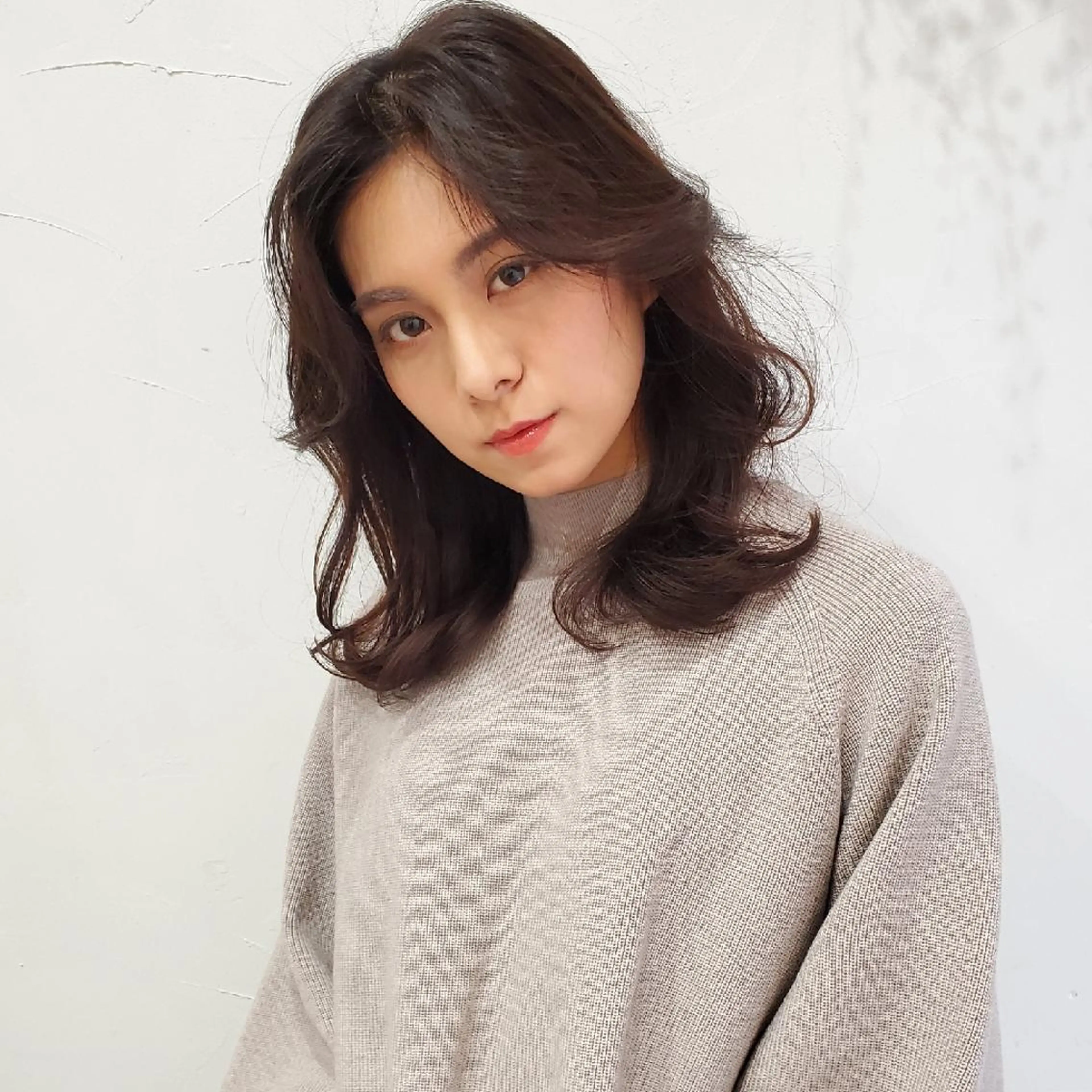 セミロング カラー 切りっぱなしボブ ショートボブ セミロングパーマ バレイヤージュ ベージュカラー カット ヘアカラー トリートメント フリーランス所属・韓国ヘア レイヤー くびれヘアMATSUのヘアスタイル