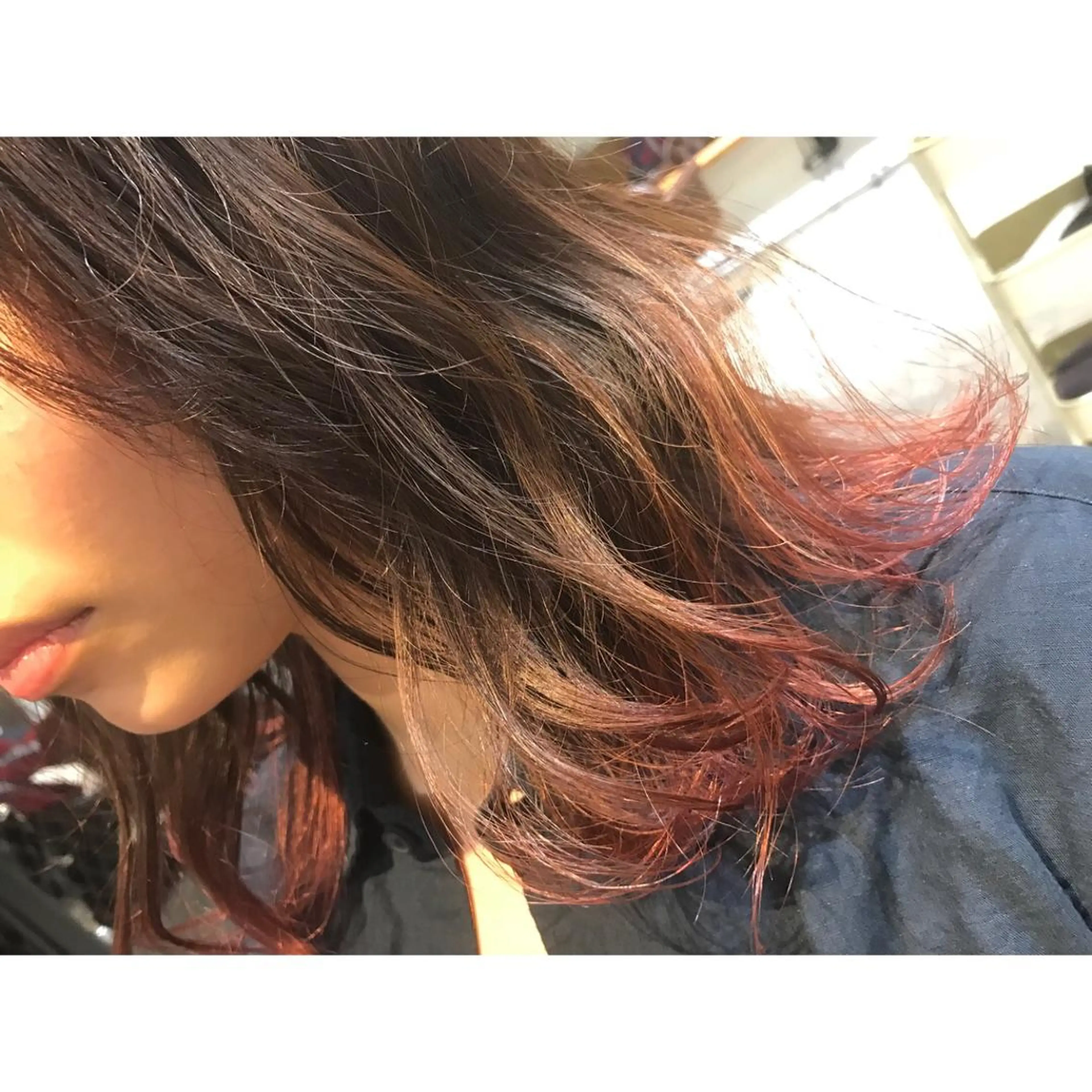 ミディアム カラー ブリーチ ピンクカラー ボブ 外ハネヘア 竹嶌 健吾のヘアスタイル
