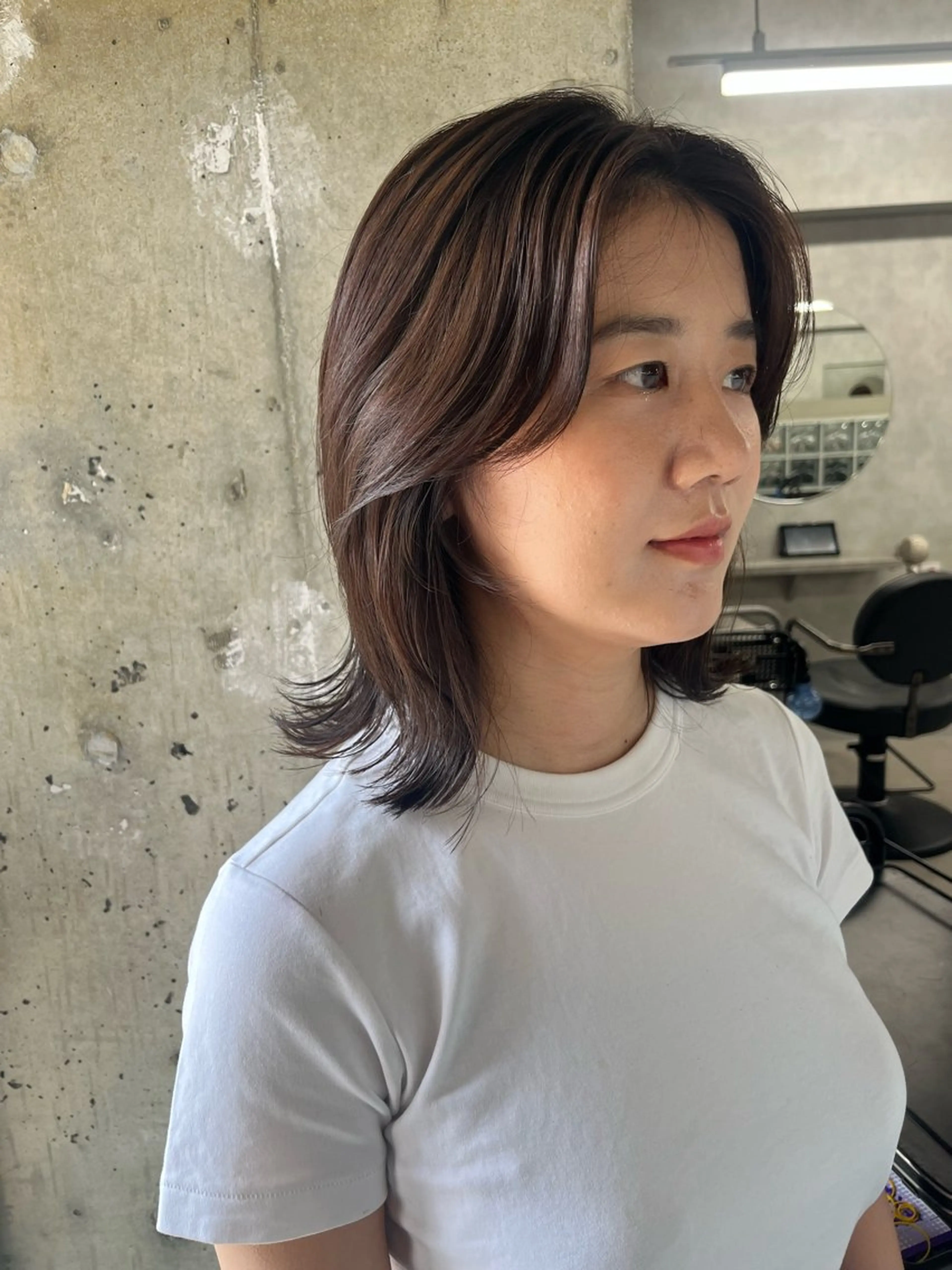 ミディアム カラー アッシュ アッシュブラウン ブラウンカラー レイヤーカット anon Loemのヘアスタイル