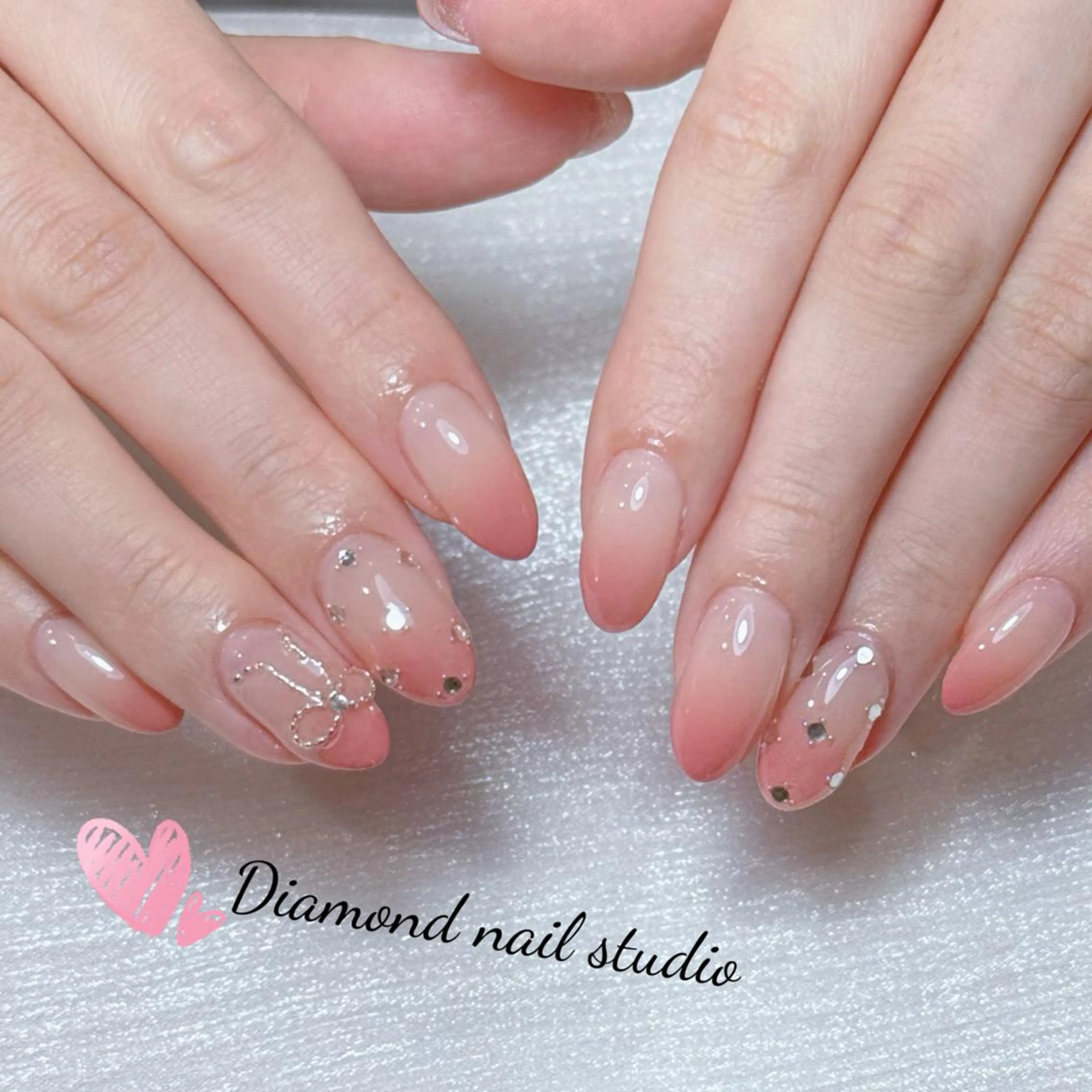 ネイル アートネイル オーロラネイル ガーリー キラキラネイル マグネットネイル ハンドネイル DIAMOND 💦のネイルデザイン