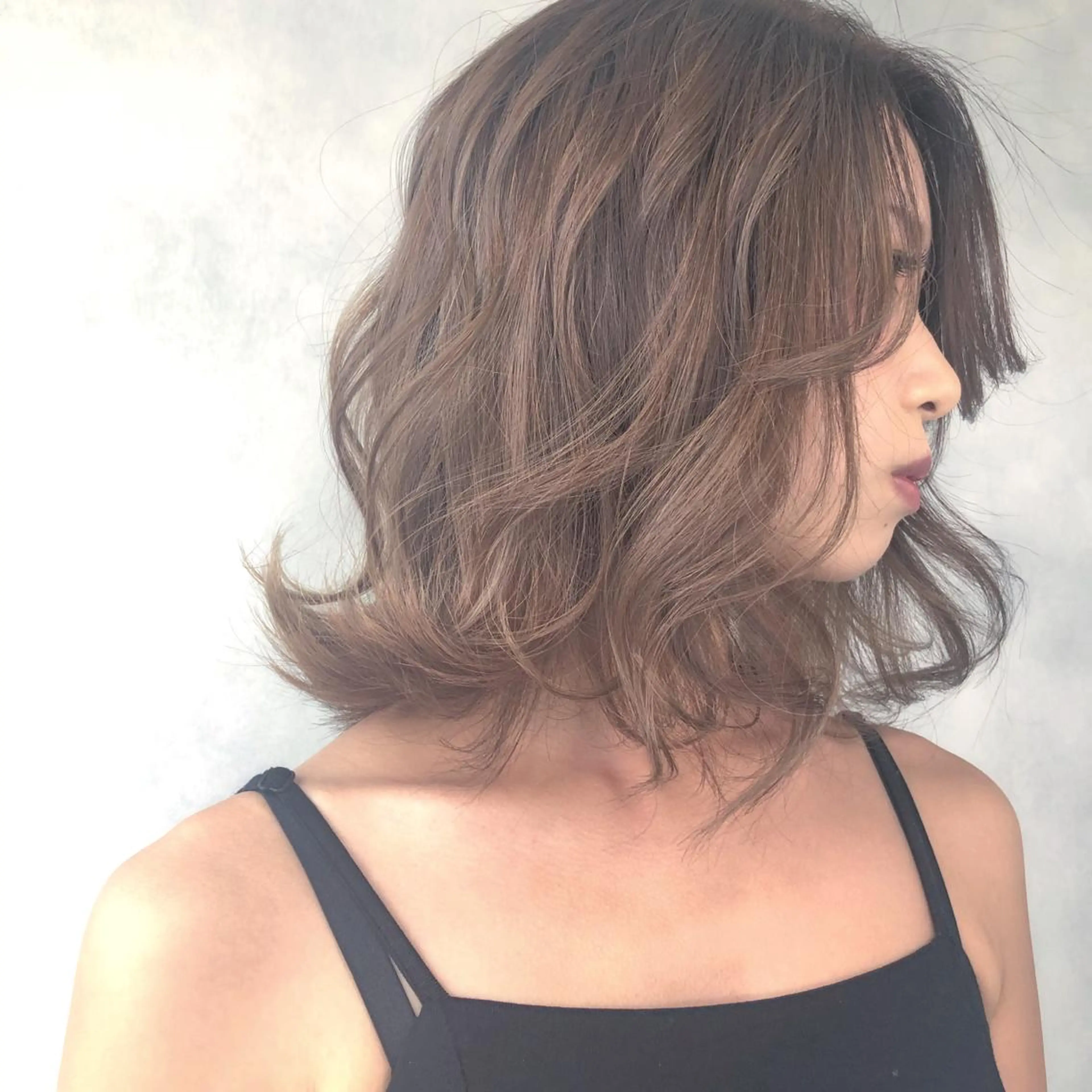 ミディアム カラー ハイライトカラー ハイライト ORIKA 美容室のヘアスタイル