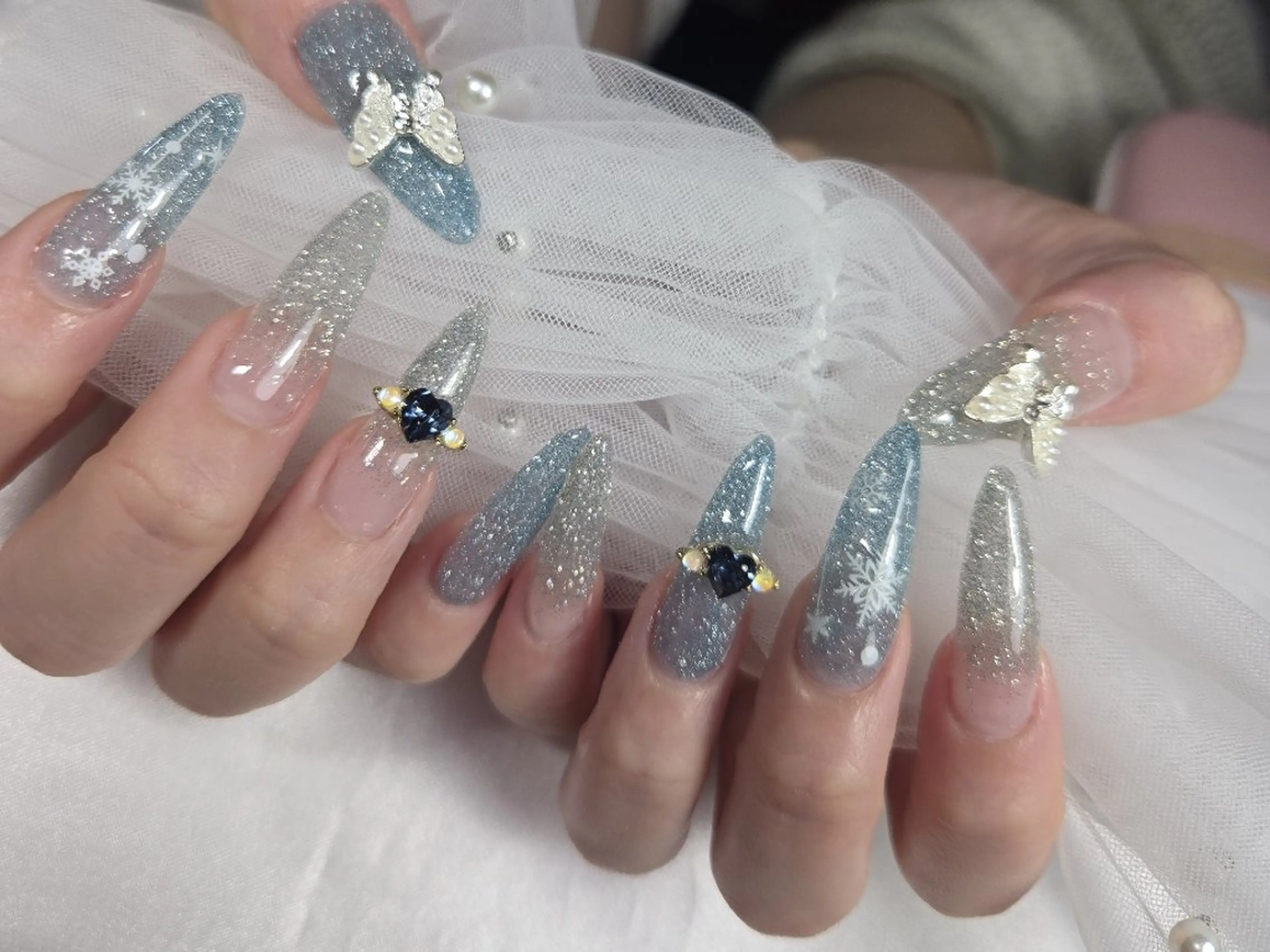 ネイル ハンドネイル ネイルサロンベルティ .ひとみのネイルデザイン